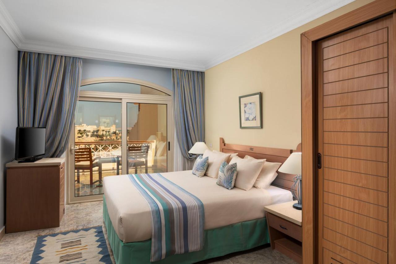 Chambre Double ou Lits Jumeaux Supérieure - Vue sur Piscine