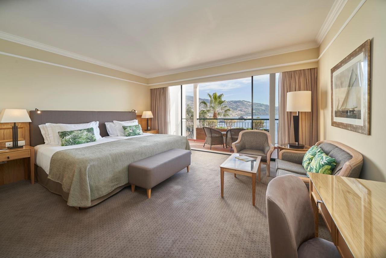 Chambre Lits Jumeaux - Vue sur Ville et Mer