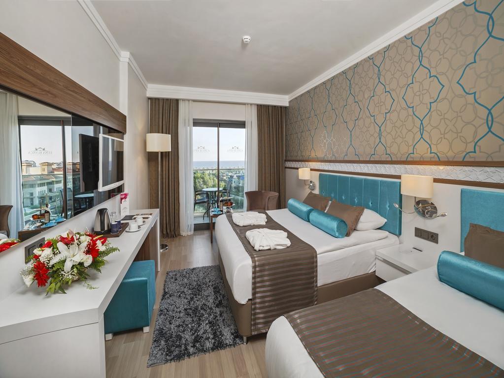 Chambre Double - Vue sur Piscine
