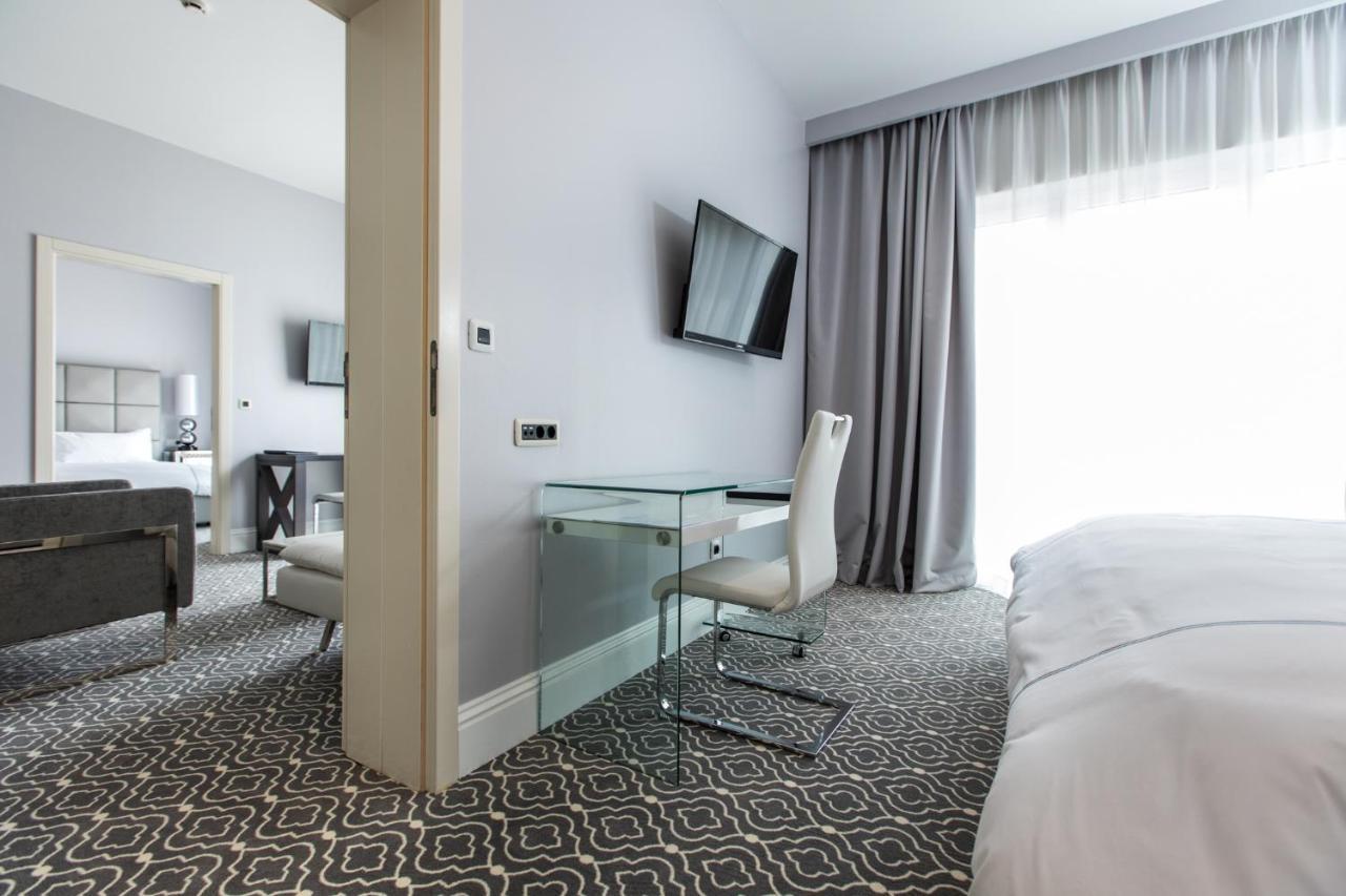 Superior King Suite with Balcony,1160078976:JPEG