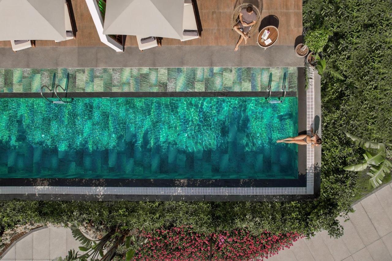 Lagoon Swim Up