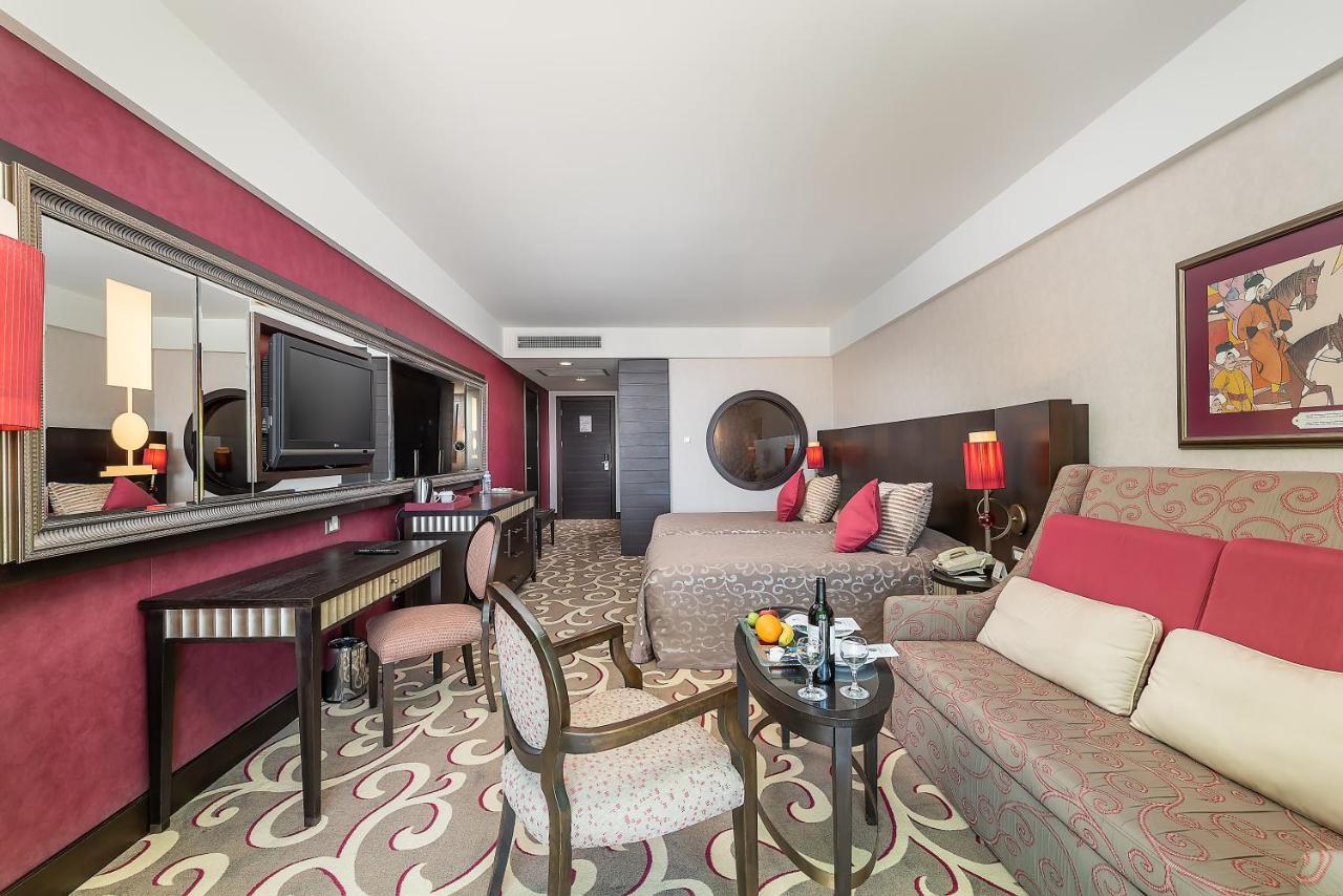 Chambre Classique - Vue Partielle sur Mer