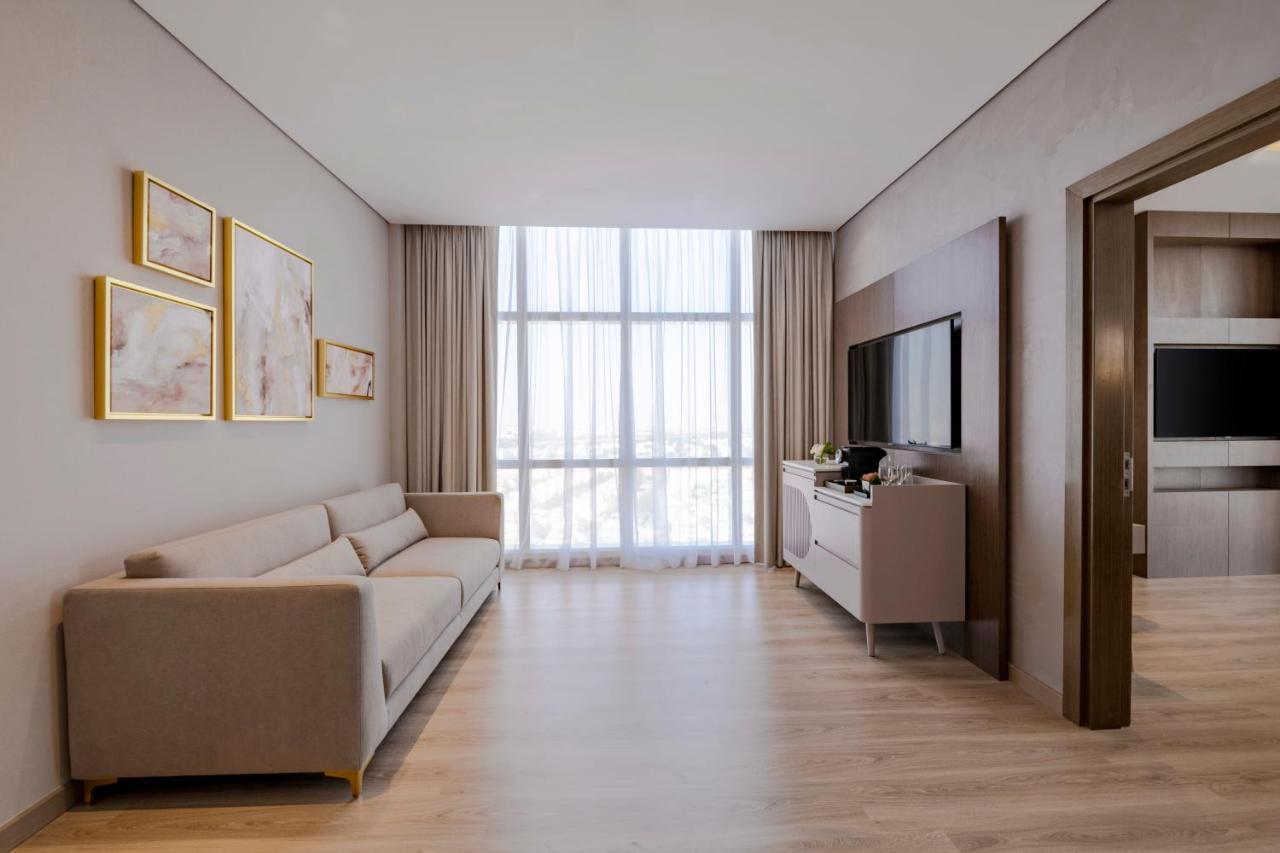 Suite Lit King-Size Supérieure - Vue sur Ville (Navette Gratuite Vers la Plage, le Centre Commercial et la Station de Métro)