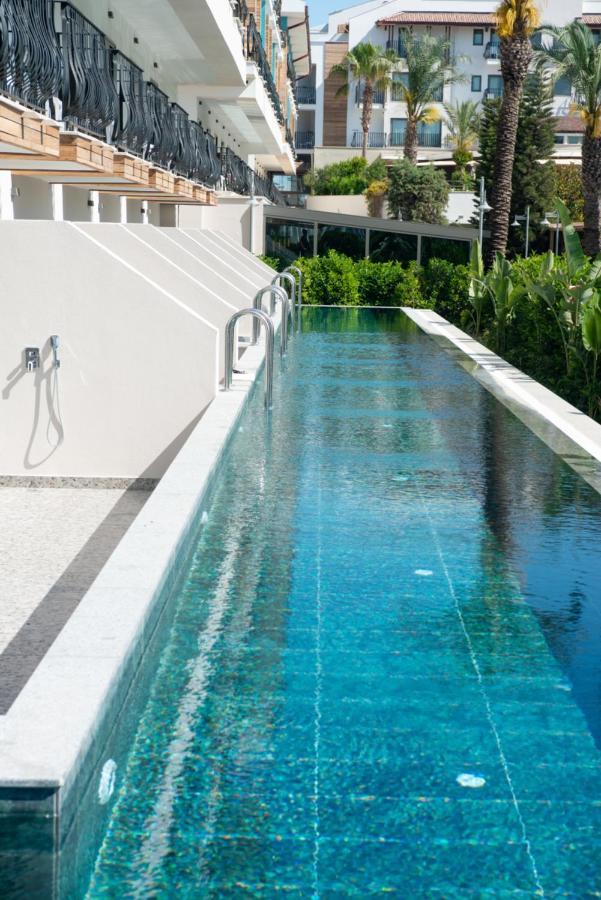 Chambre Double ou Lits Jumeaux de Luxe avec Accès Piscine