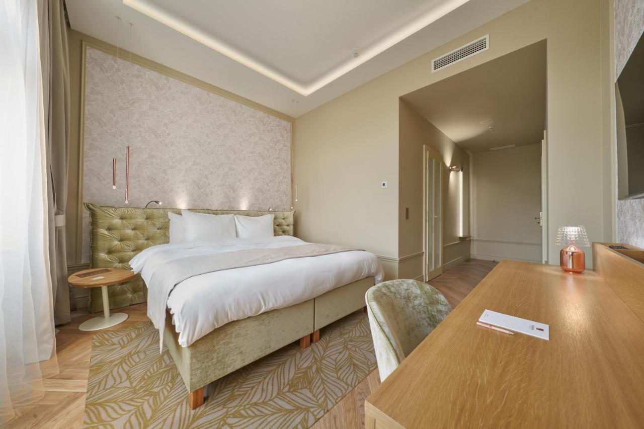 Deluxe Double Room,1271270044:JPEG