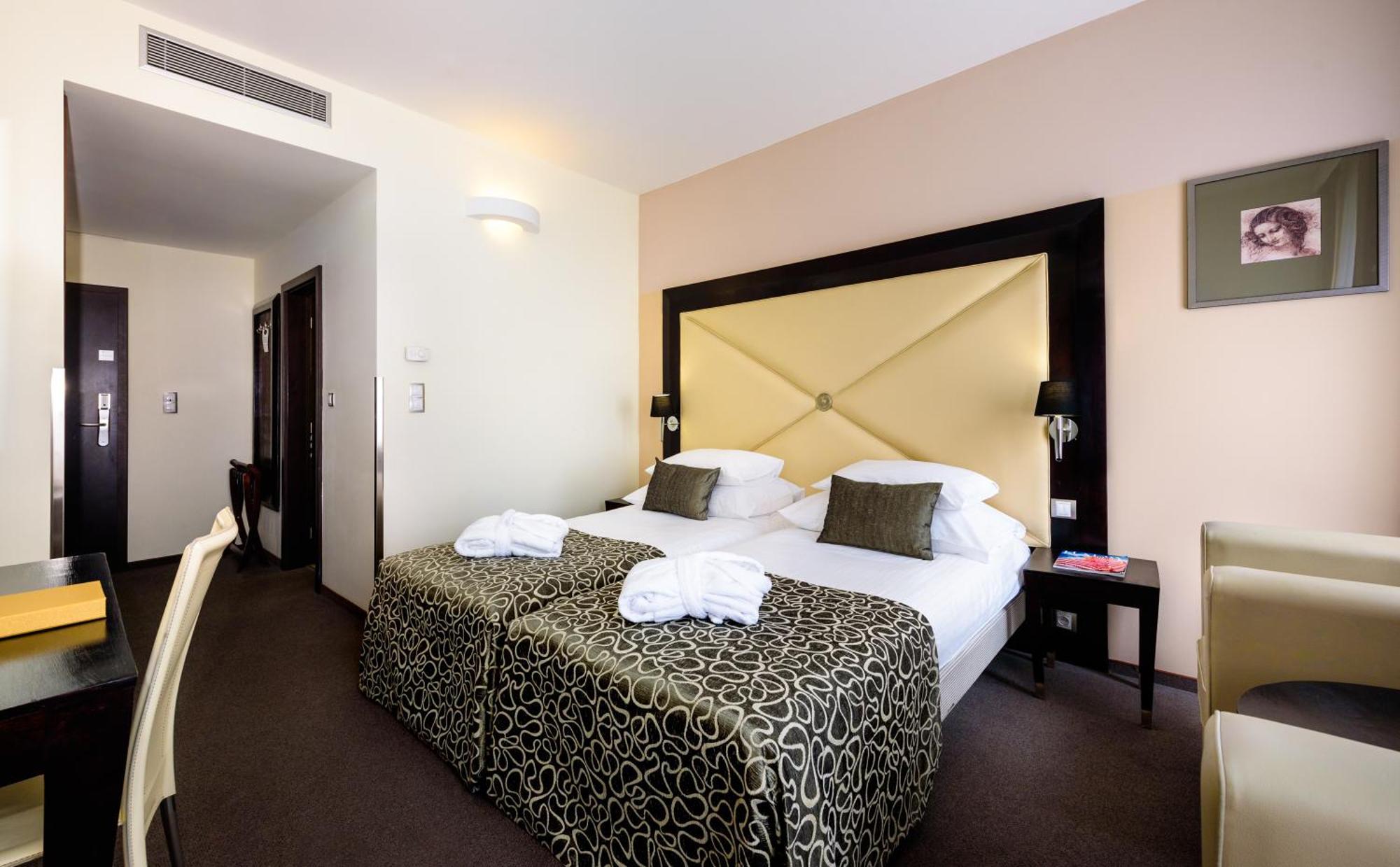 Chambre Double avec Lit d'Appoint