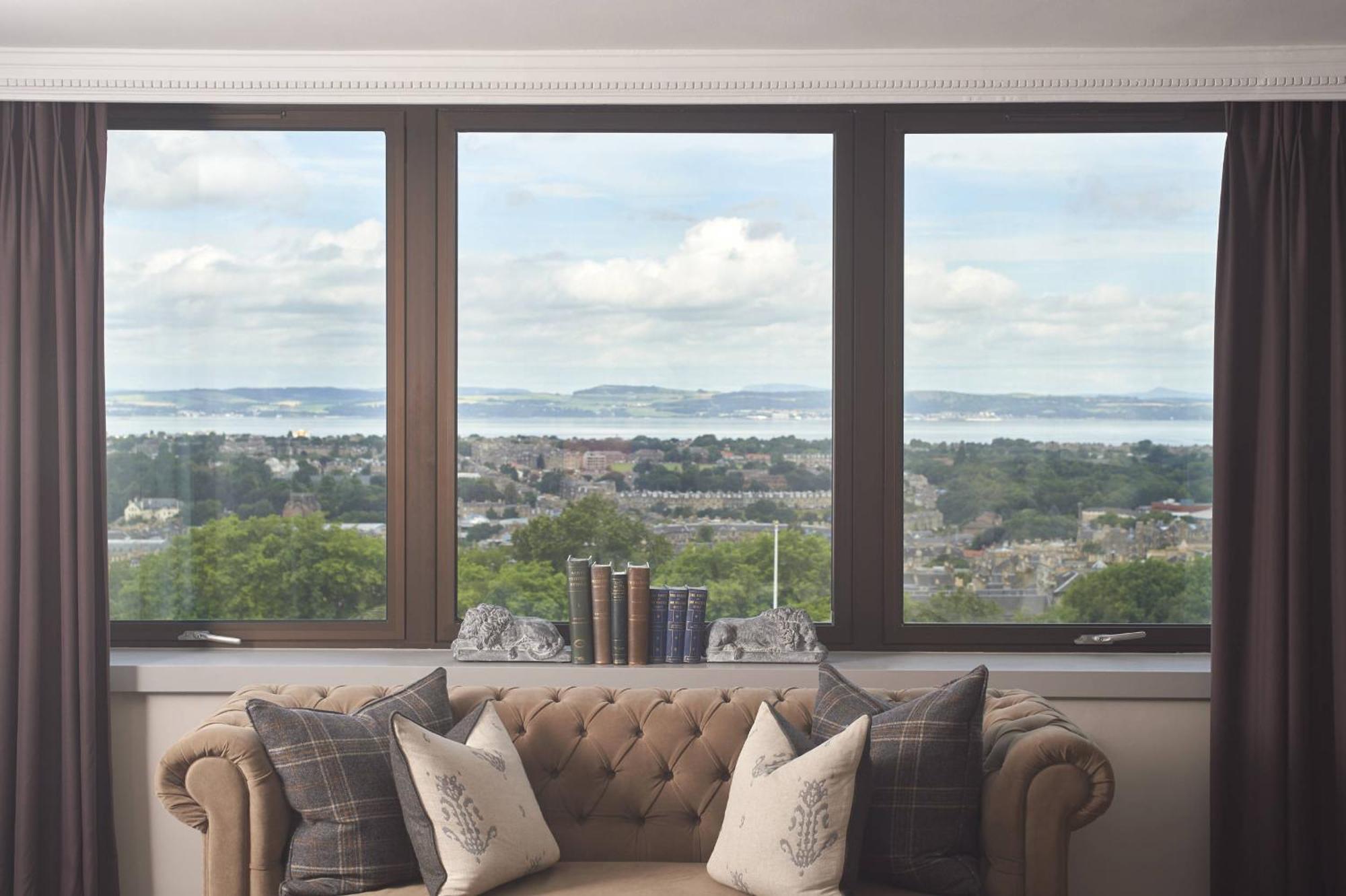 Premium King Room with City View,1433973556:JPEG