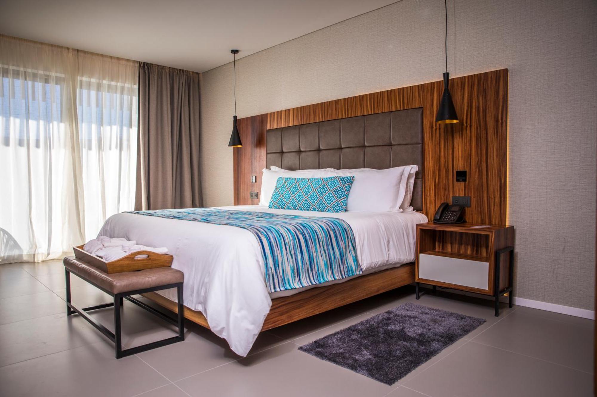 Elegance Club One Bedroom Suite Outdoor Jacuzzi Adults only 18 WiFi