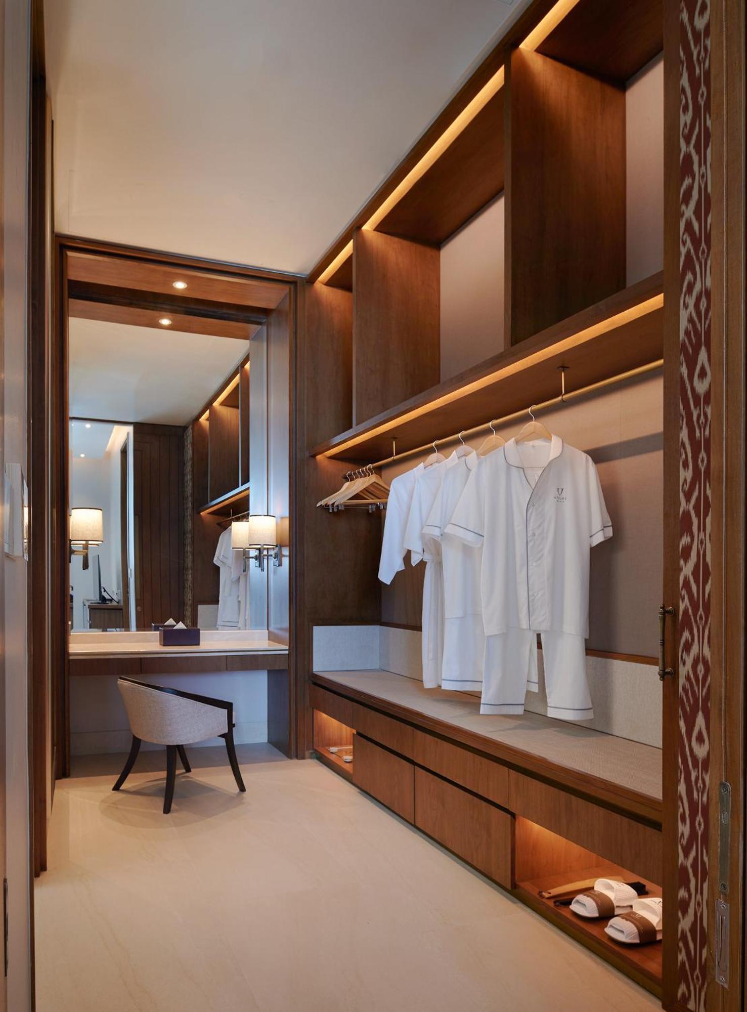 Four-Bedroom King Suite with Ocean View and Infinity Pool - Hilltop Cliff