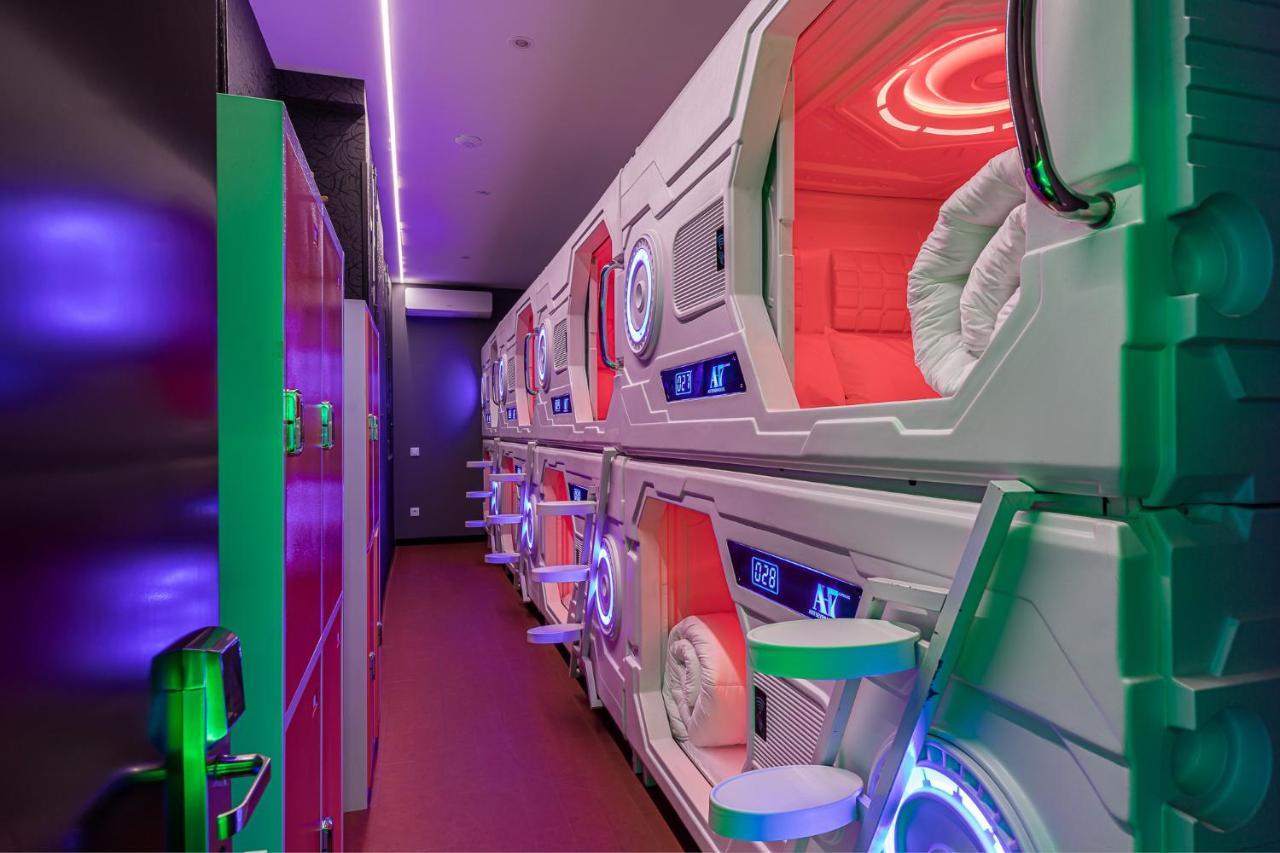 Lit Capsule Double dans Dortoir Mixte