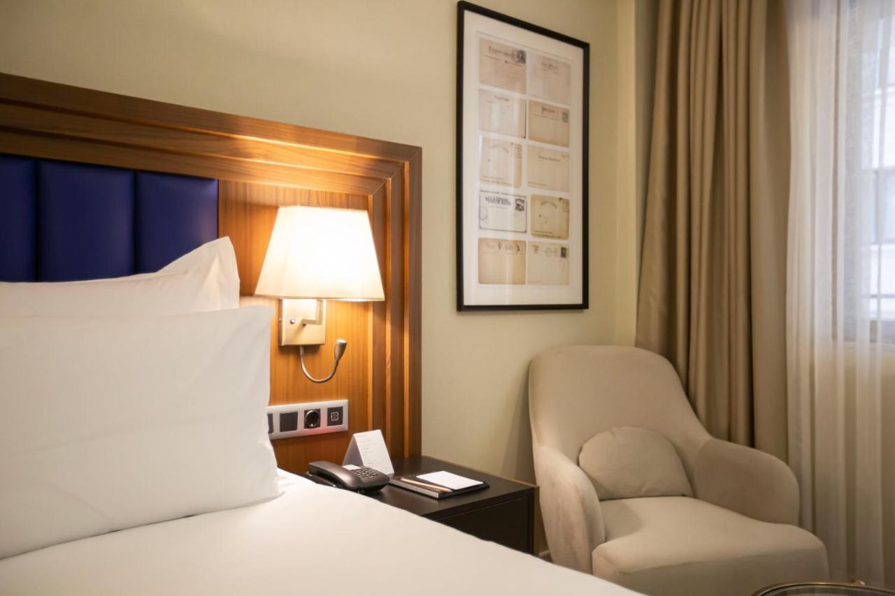 Deluxe Triple Room Balcony