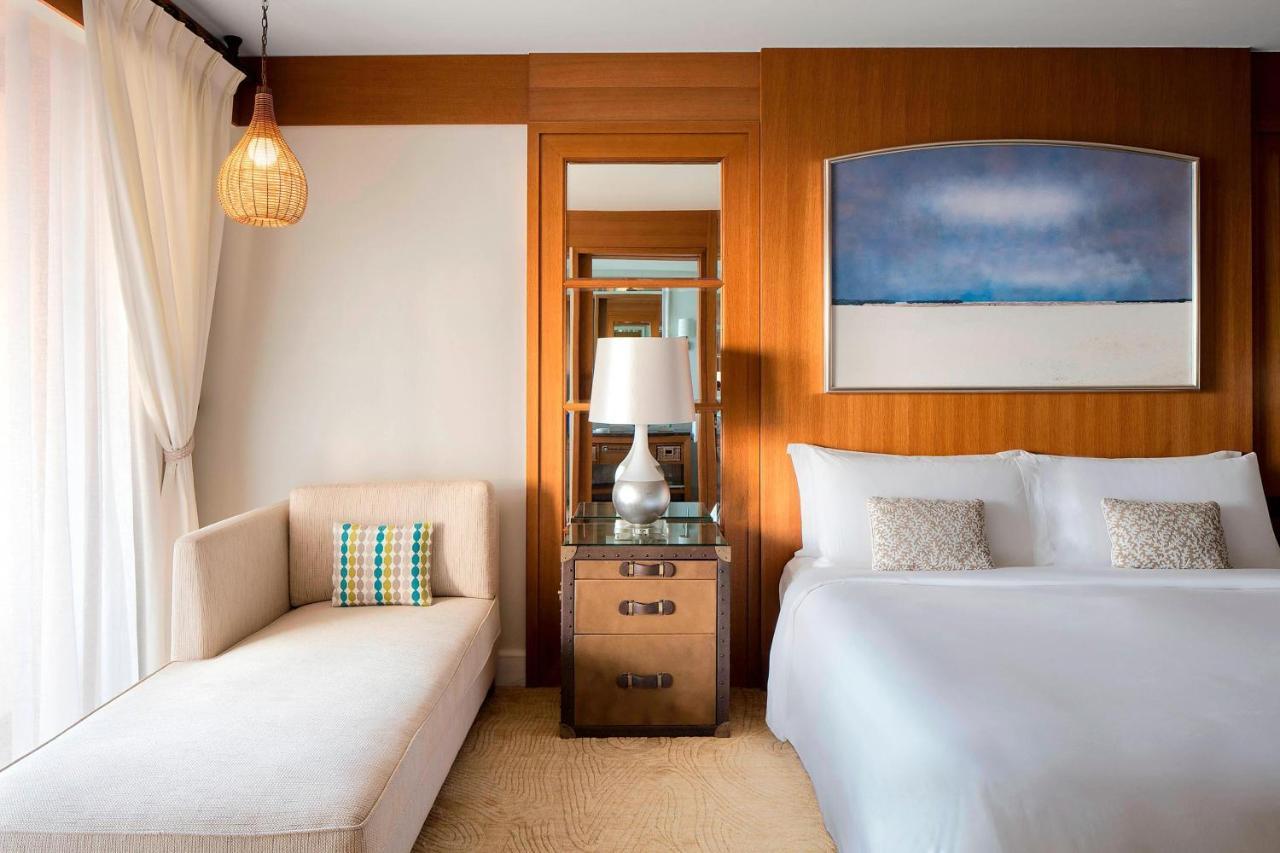 Premium Sea view Room Guest room 1 King Sofa bed Balcony,311832541:JPEG