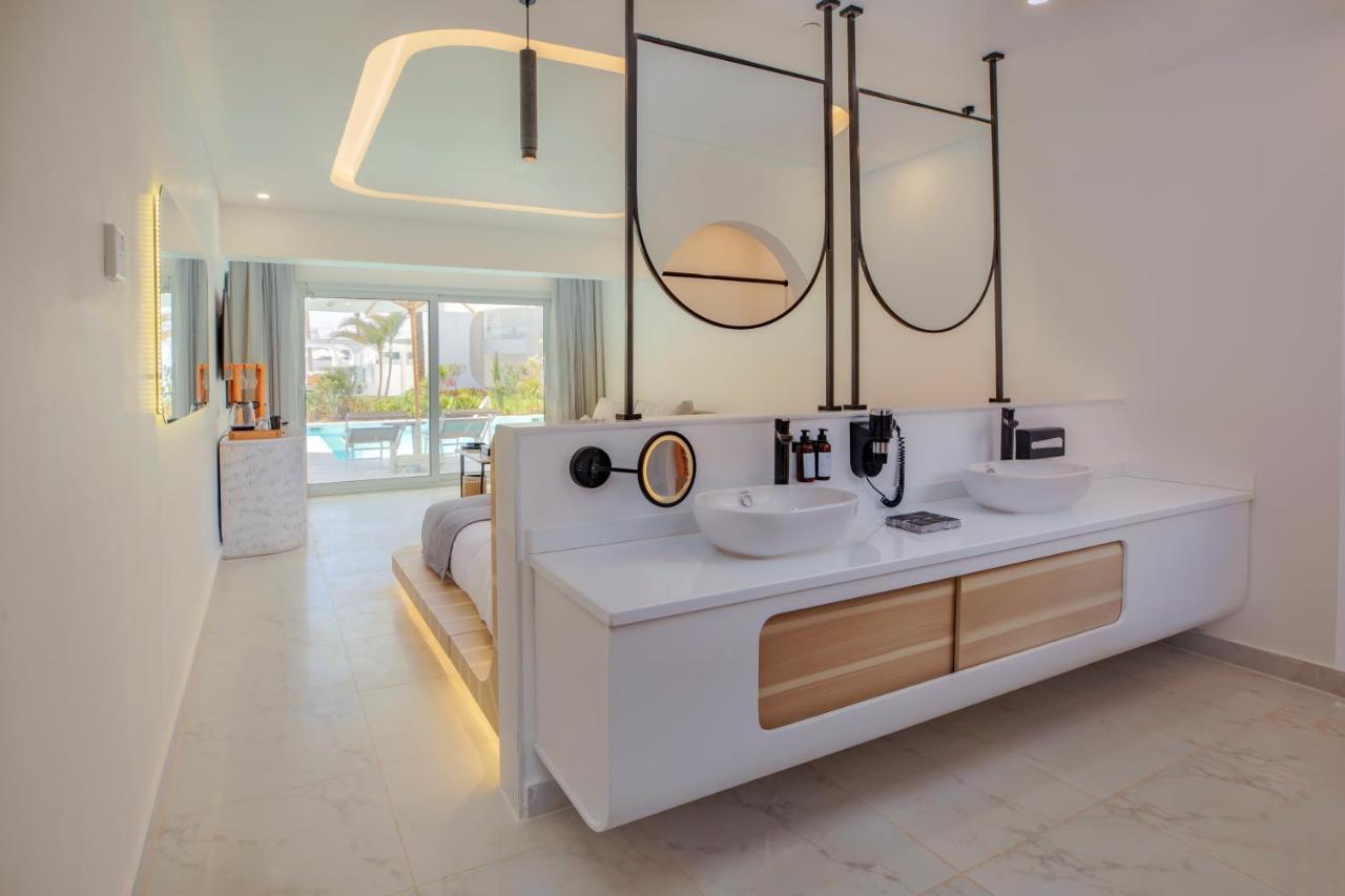 Chambre de Luxe - Accès depuis Piscine