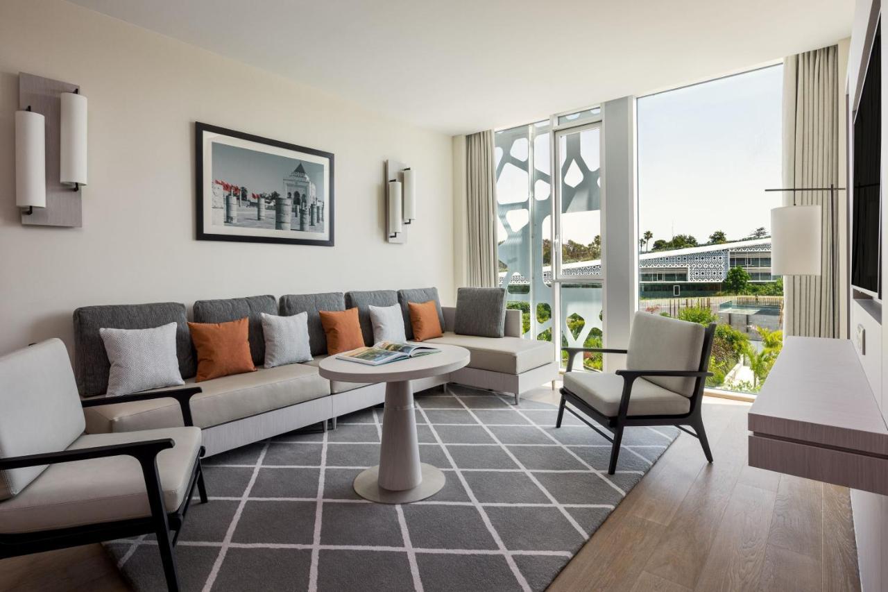 Suite Exécutive Lit King-Size - Vue sur Piscine