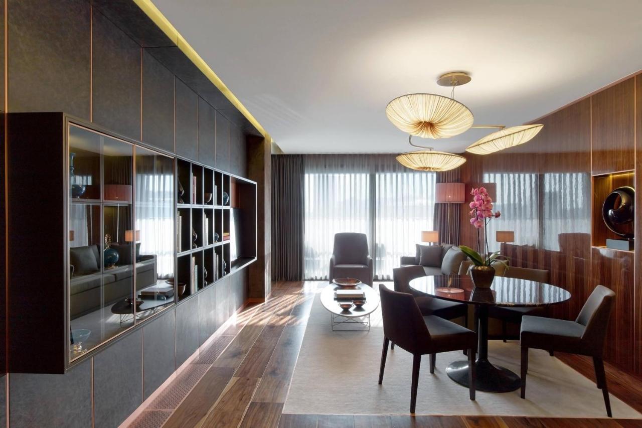 Suite Caroline Astor avec Balcon (Service de majordome St Regis)