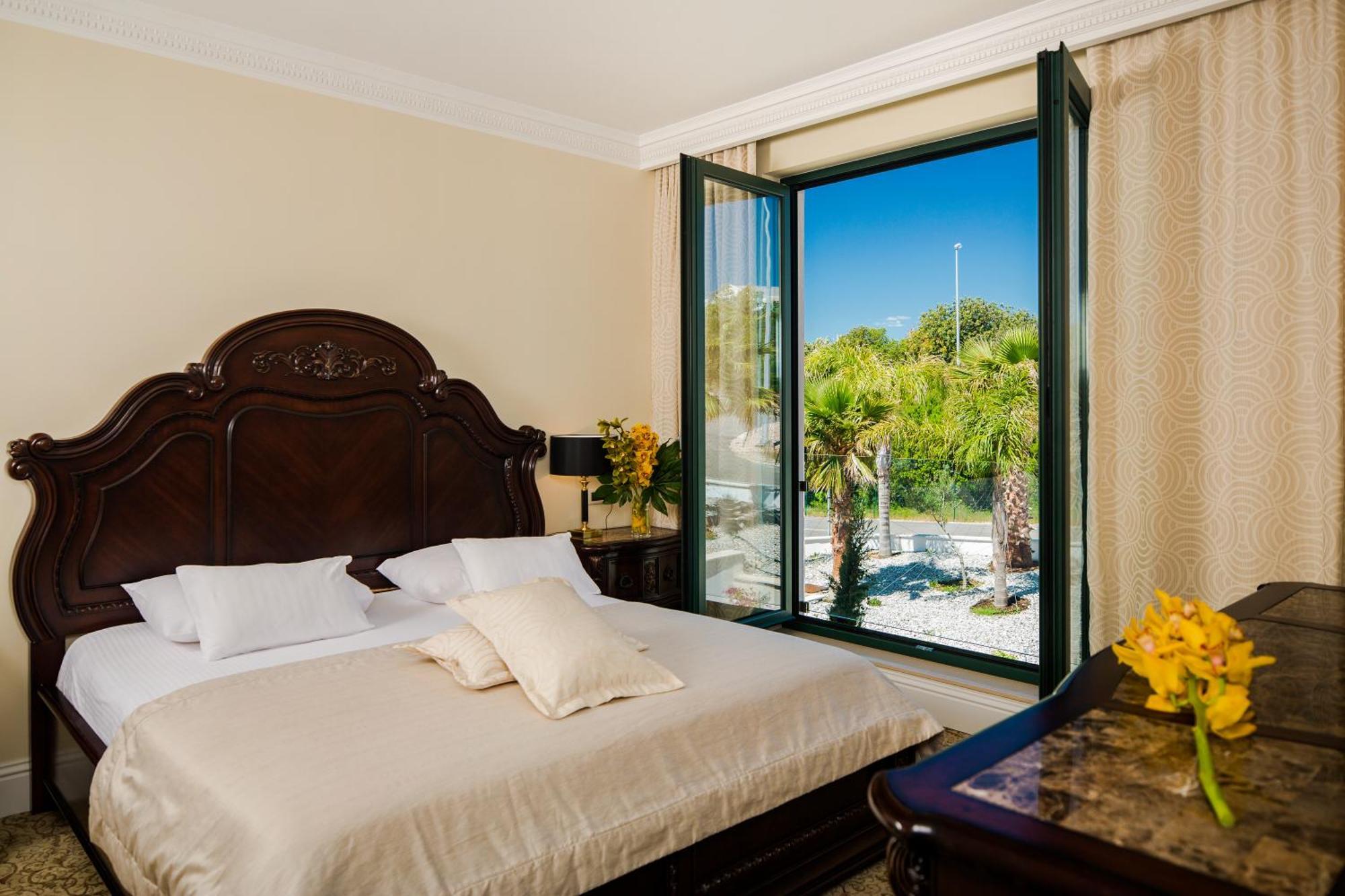 Suite Lit King-Size Deluxe avec Balcon