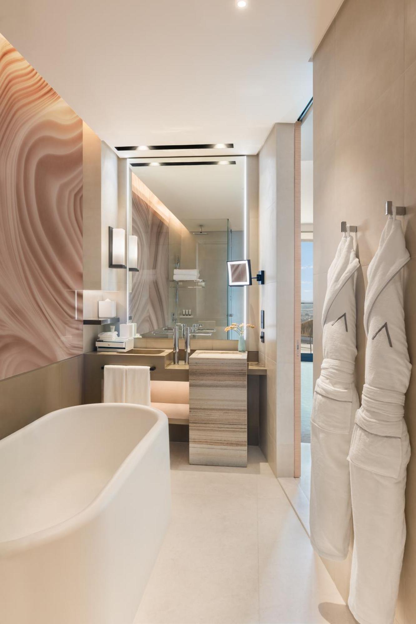 Suite 1 Chambre avec Piscine Bain à Remous et Balcon - Vue sur Mer