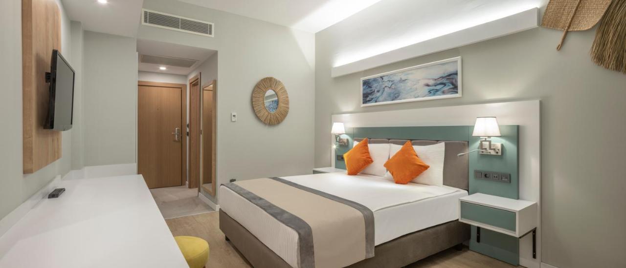 Chambre Double - Vue sur Piscine