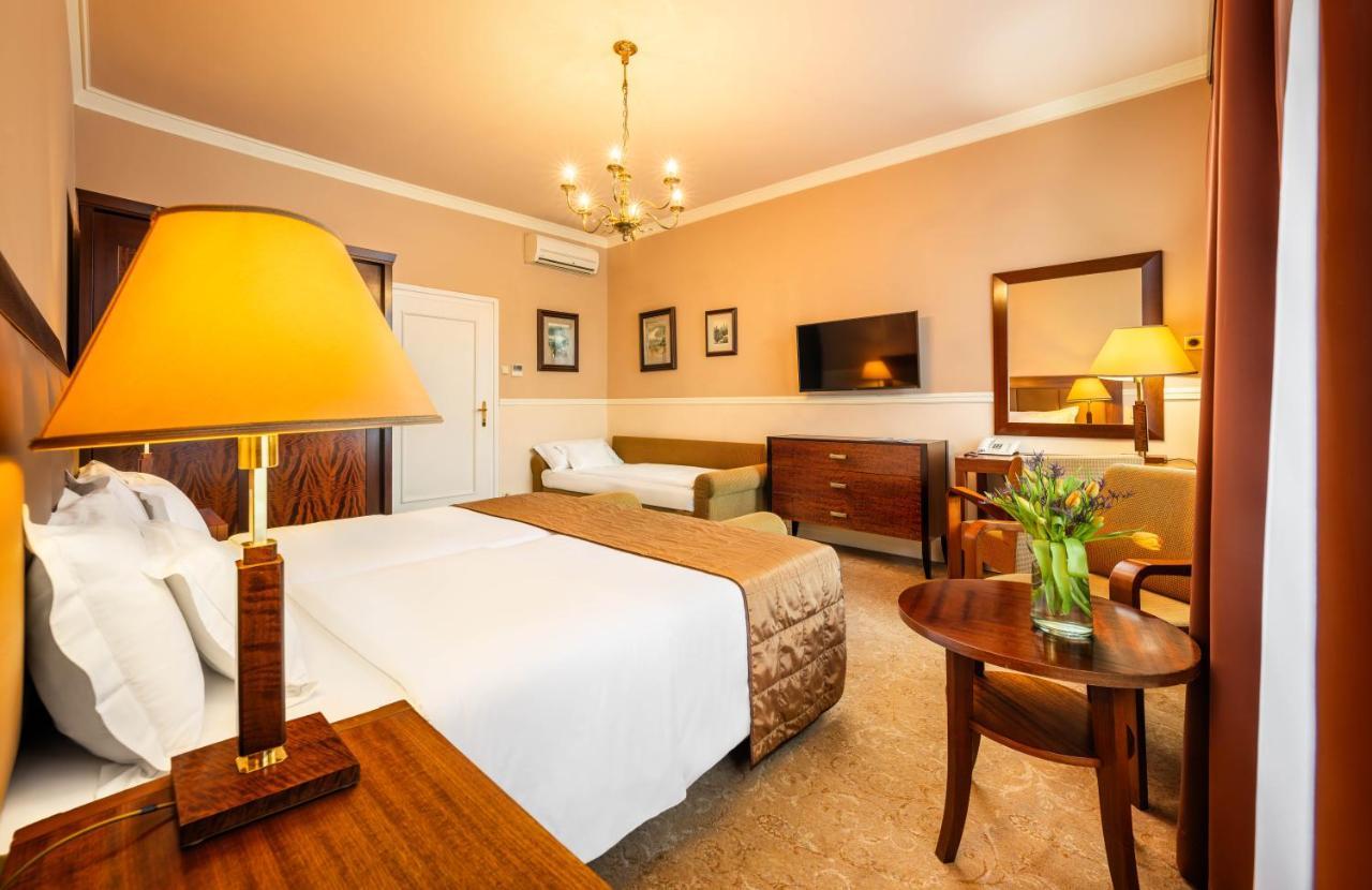 Triple Room,1705798414:JPEG