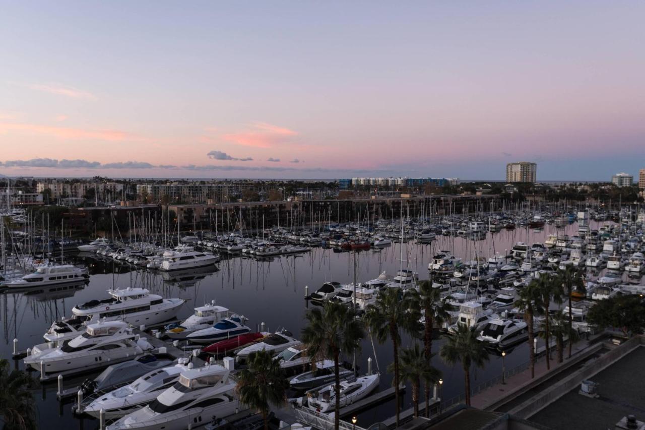 Chambre 2 Lits Doubles et Balcon - Vue sur Port de Plaisance