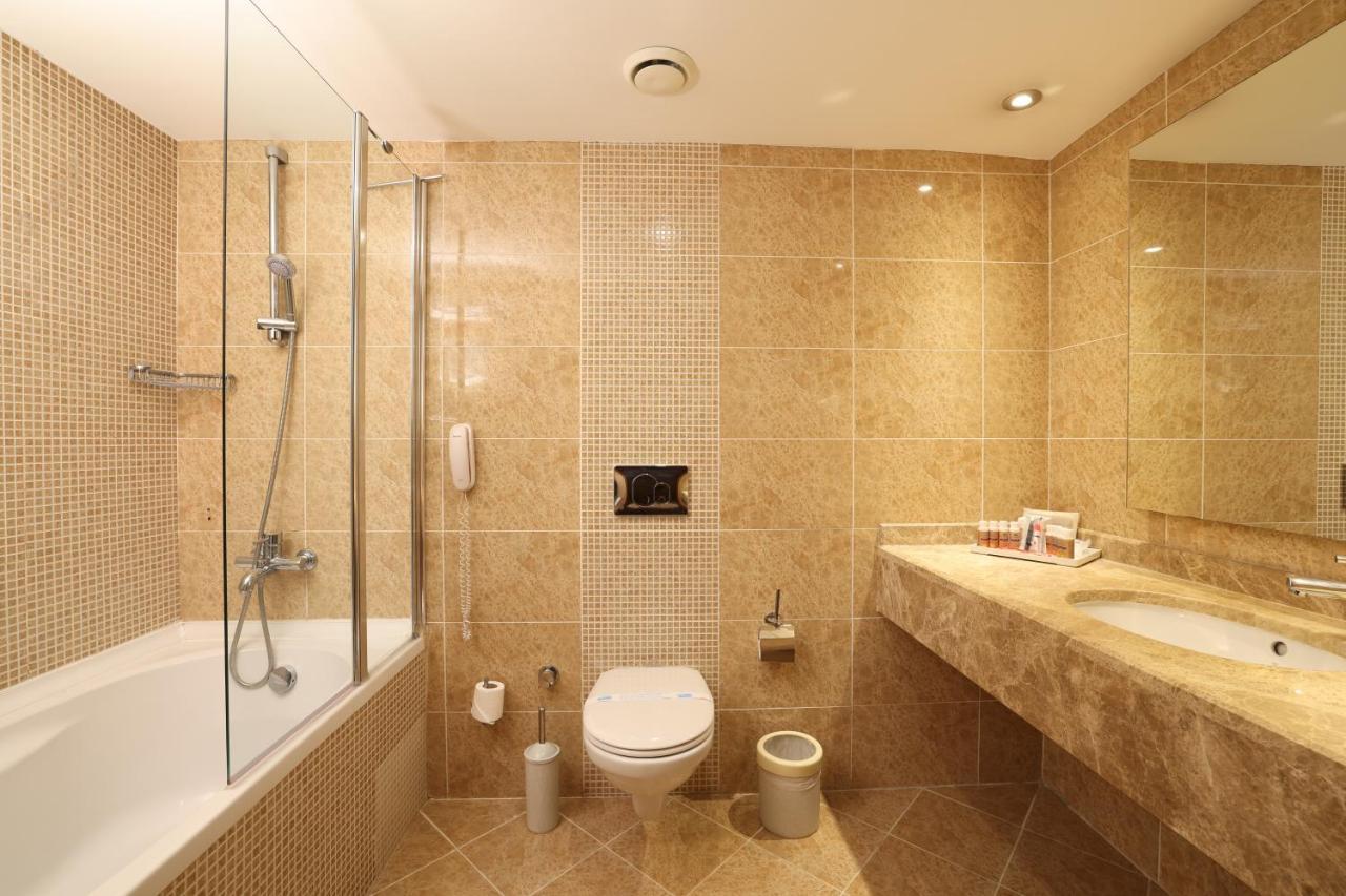 Standard Double or Twin Room with Side Seaview,1365787001:JPEG