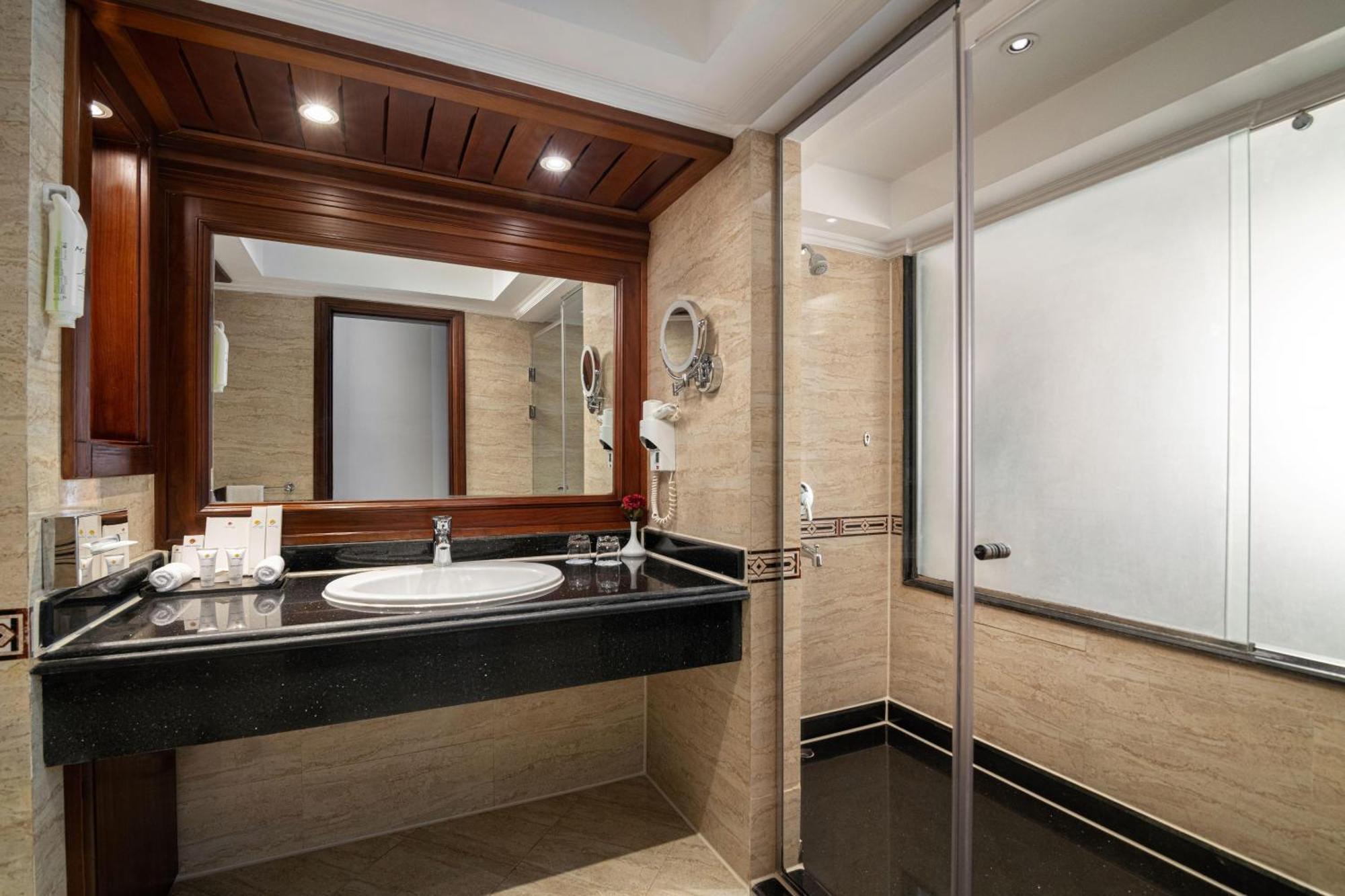 Suite Premium avec Jacuzzi (Réservée aux Adultes)