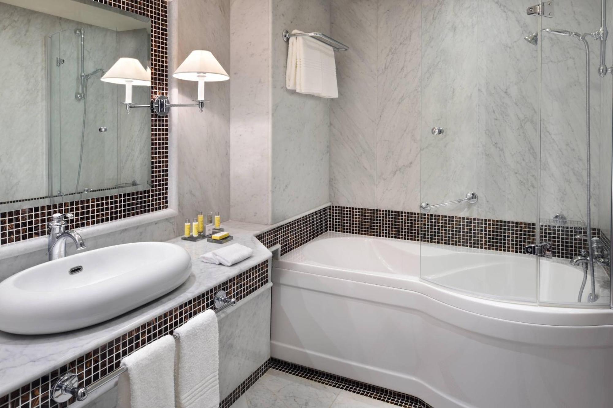 Chambre Deluxe avec 2 Lits Jumeaux/Simples - Vue sur Piscine