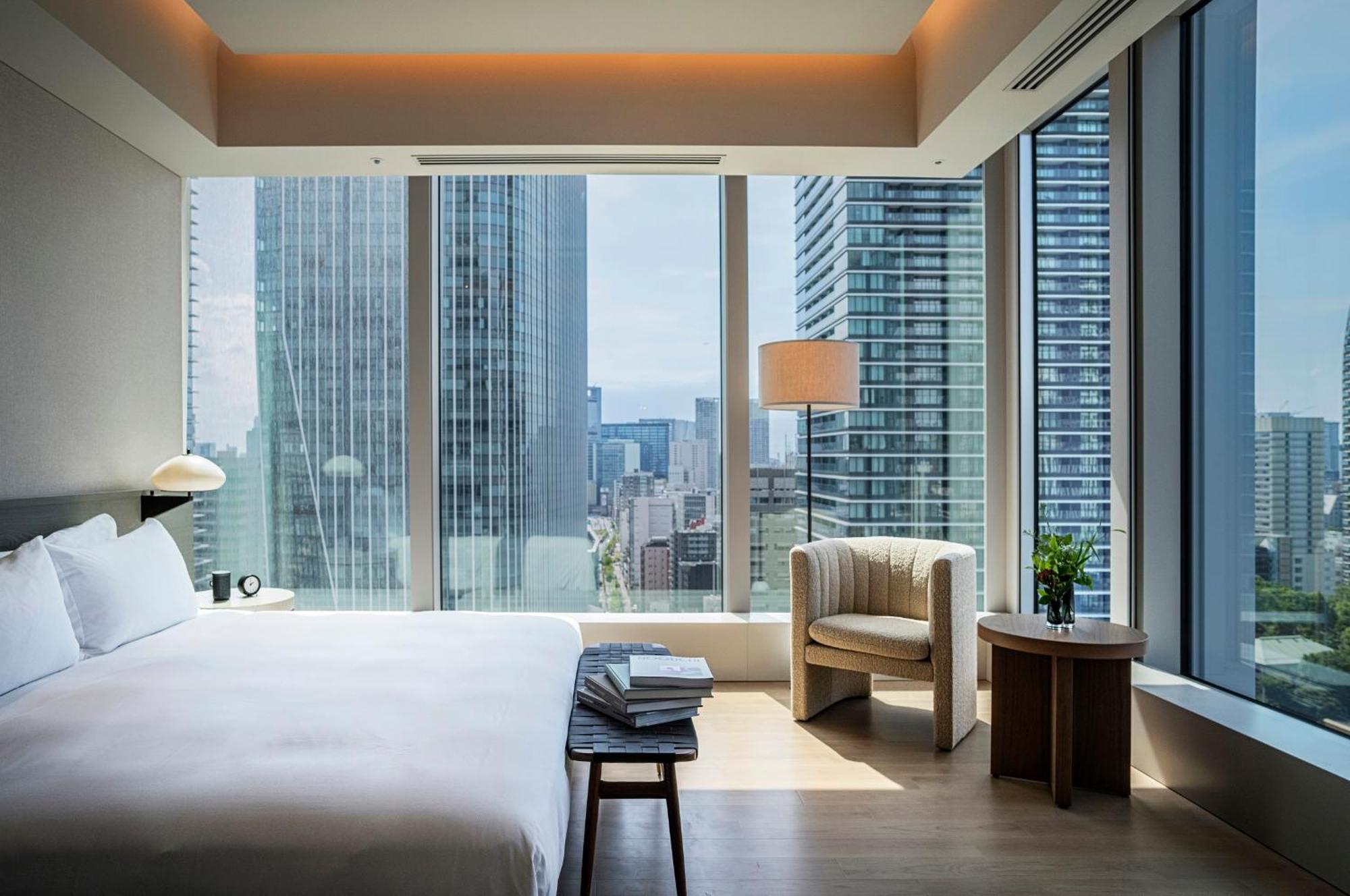 Suite d'Angle avec 1 Lit King-Size - Vue Panoramique sur Tour