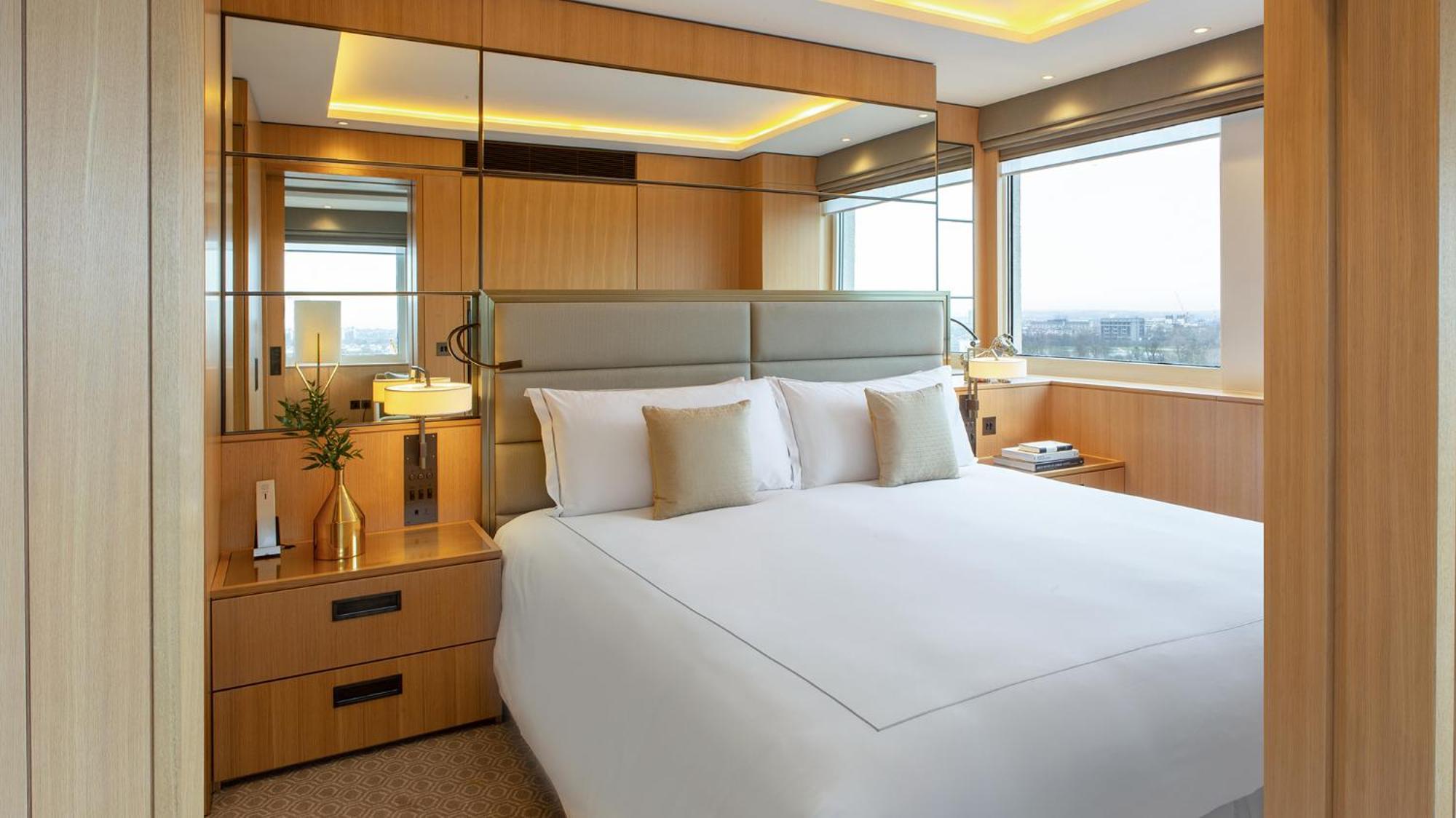 Spires Suite,1549517809:JPEG