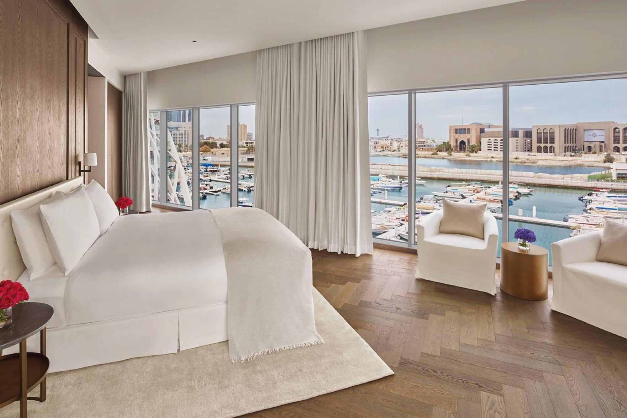 Suite Lit King-Size Premier - Vue sur Port de Plaisance