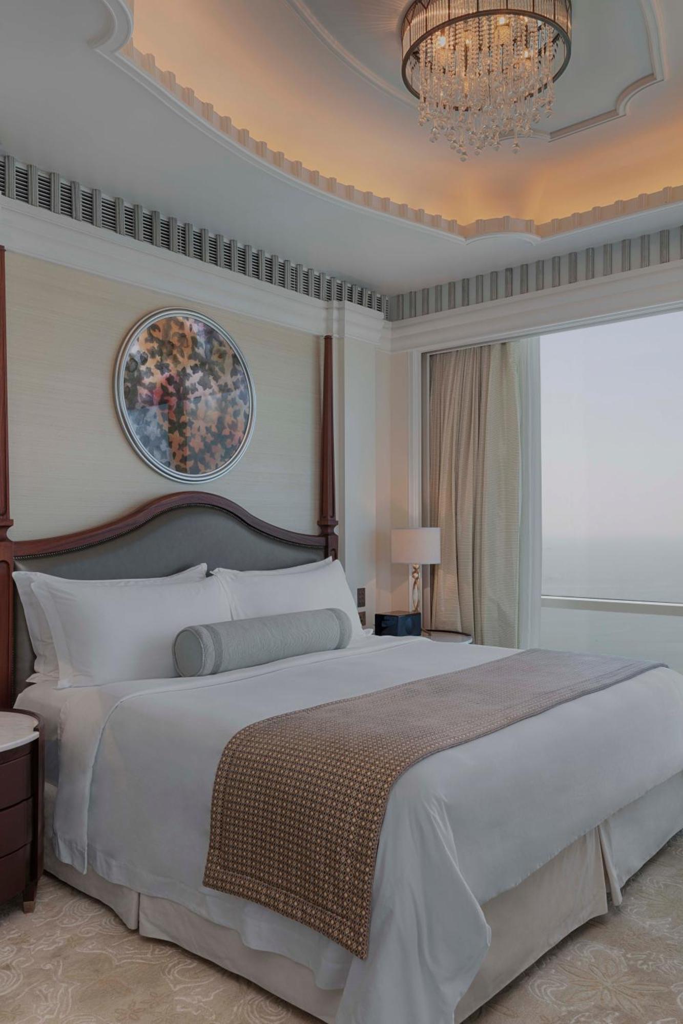 Grand Deluxe Suite 1 Bedroom Suite 1 King Sea view,1556418460:JPEG