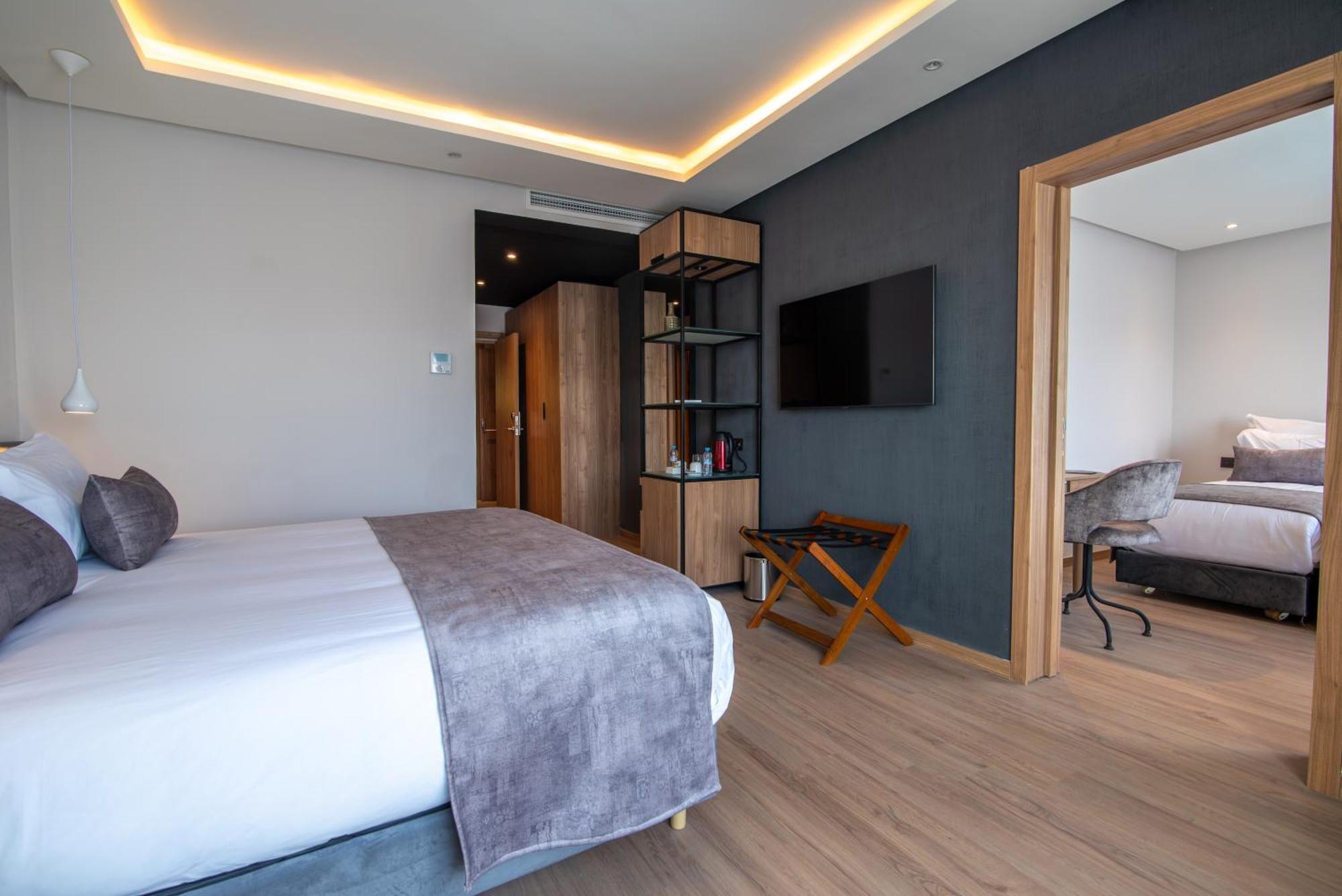 Chambre Familiale Deluxe - Vue sur Piscine