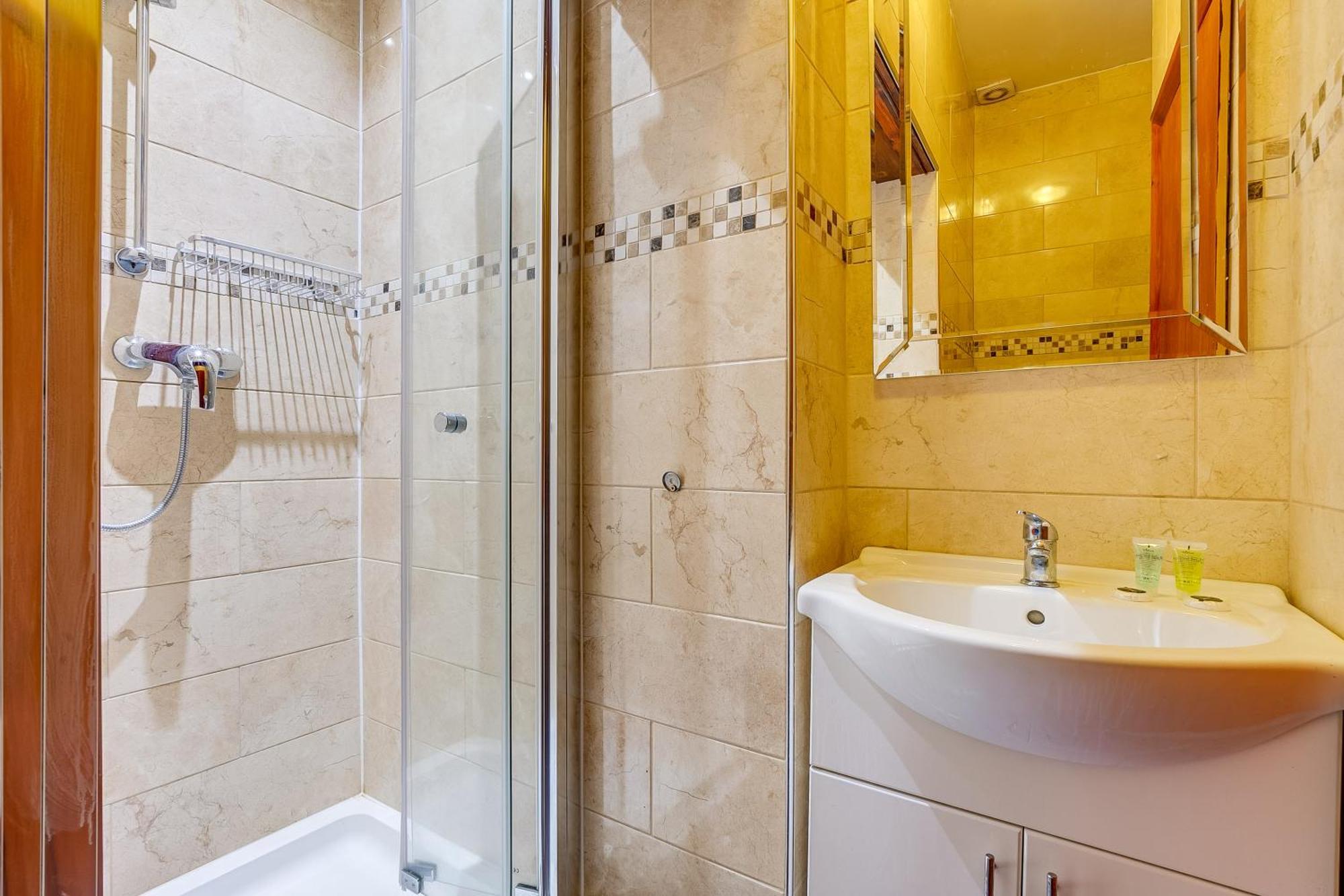 Single Room,1739382968:JPEG