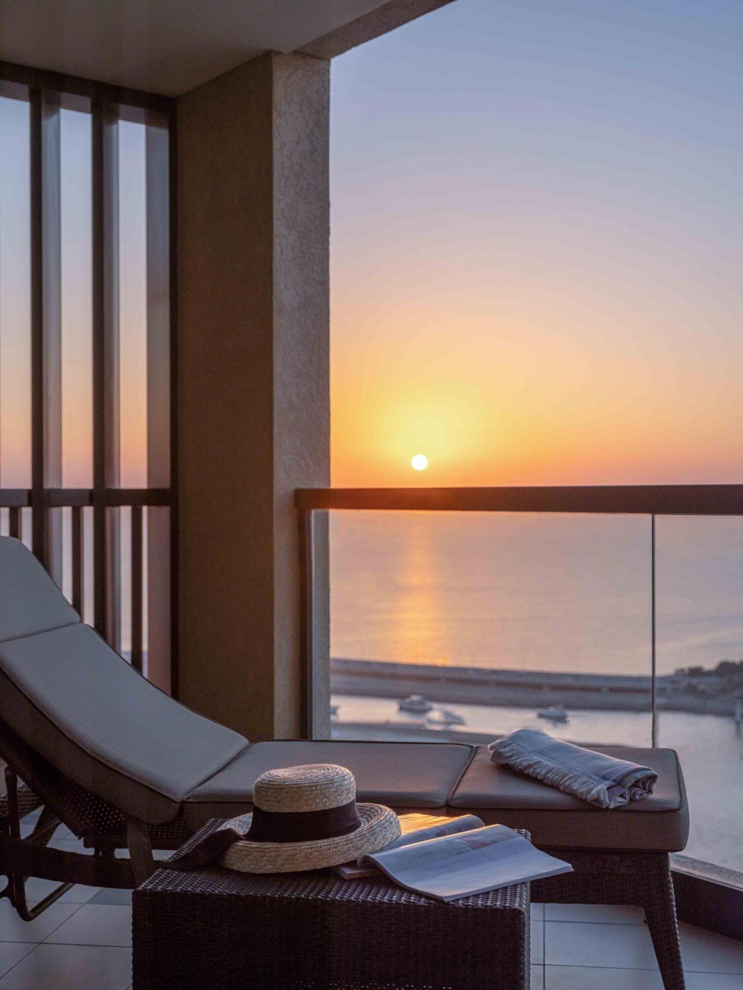 Opera King Suite with Balcony and Seaview - Club Access,1586829883:JPEG