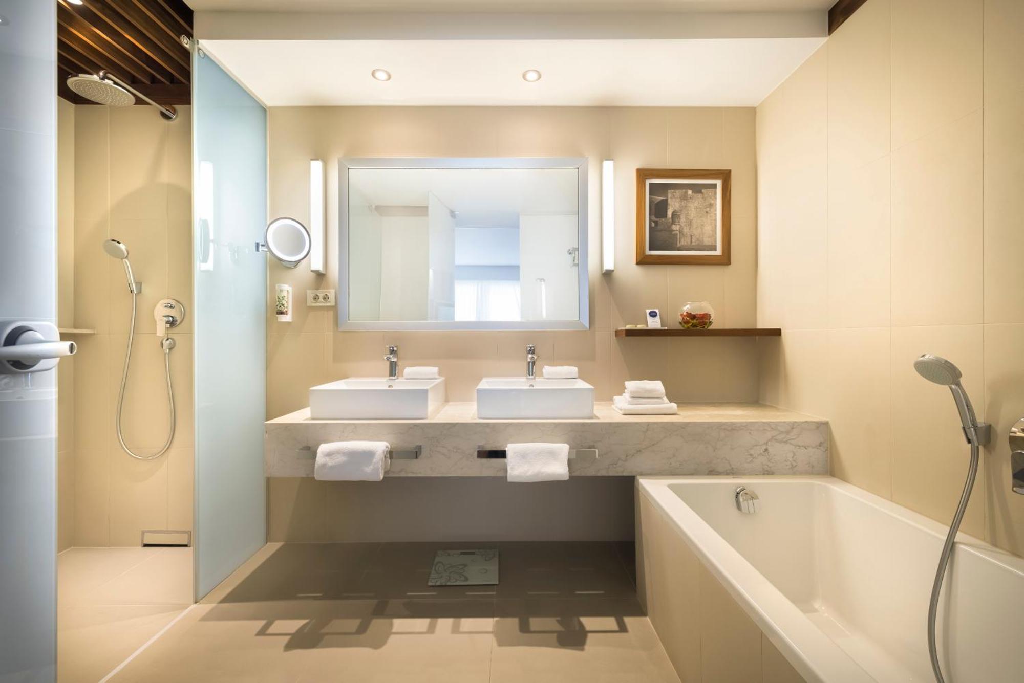 Suite Niveau V pour 2 + 2 Personnes avec Jacuzzi