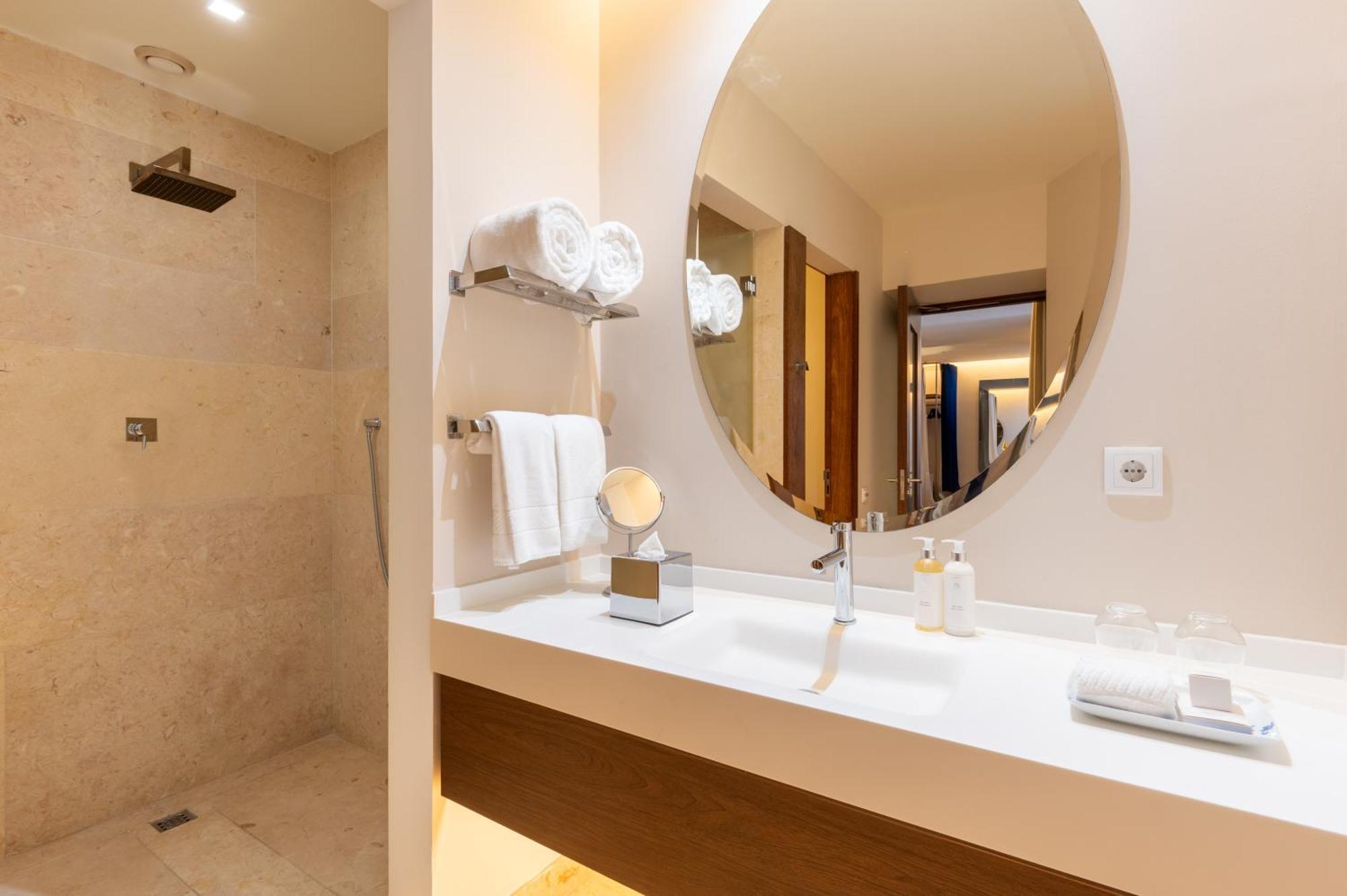 Studio Suite,1602354786:JPEG