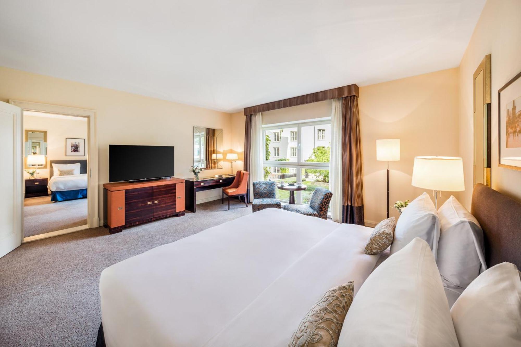 Chambre Lit King-Size de Luxe - Vue sur Jardin