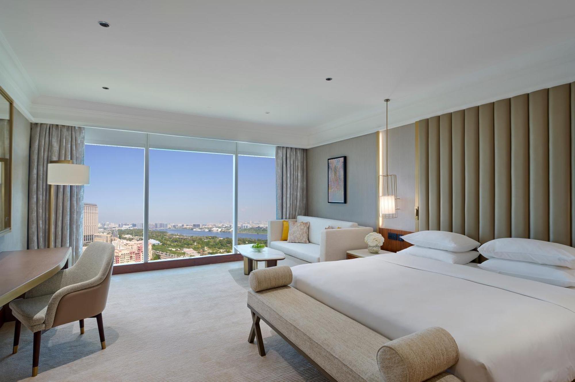 Grande Suite - Expérience Nouvel An avec Dîner de Réveillon Obligatoire (1 600 AED par Adulte et 800 AED par Enfant)