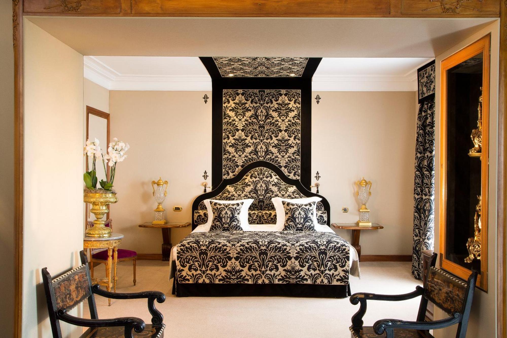 Deluxe Family Room - Courtyard view,1606552181:JPEG