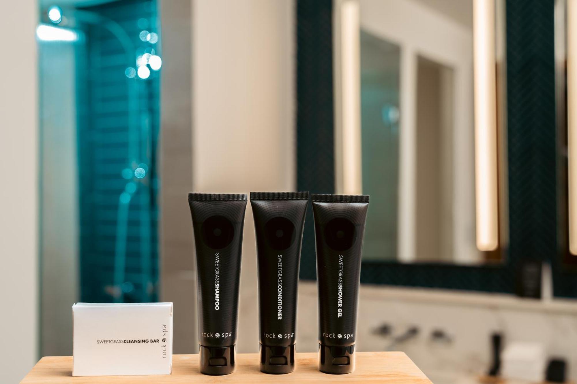 Caribbean Suite Double & Sofa,1610221111:JPEG