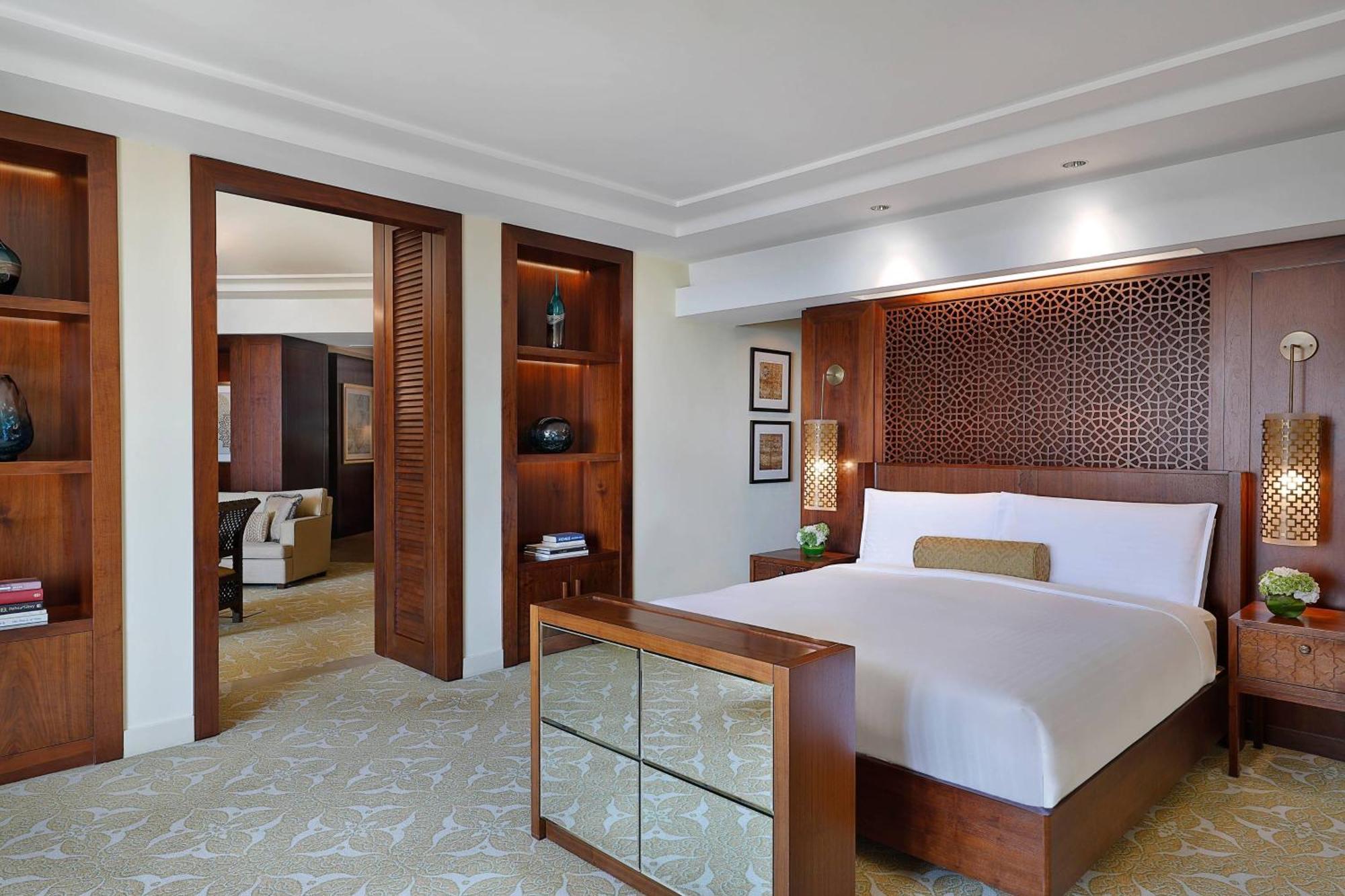 Ocean Club One Bedroom Suite 1 King Bed Club Lounge Access 5 Culinary Presentations Including Flowing Beverages,1615382547:JPEG