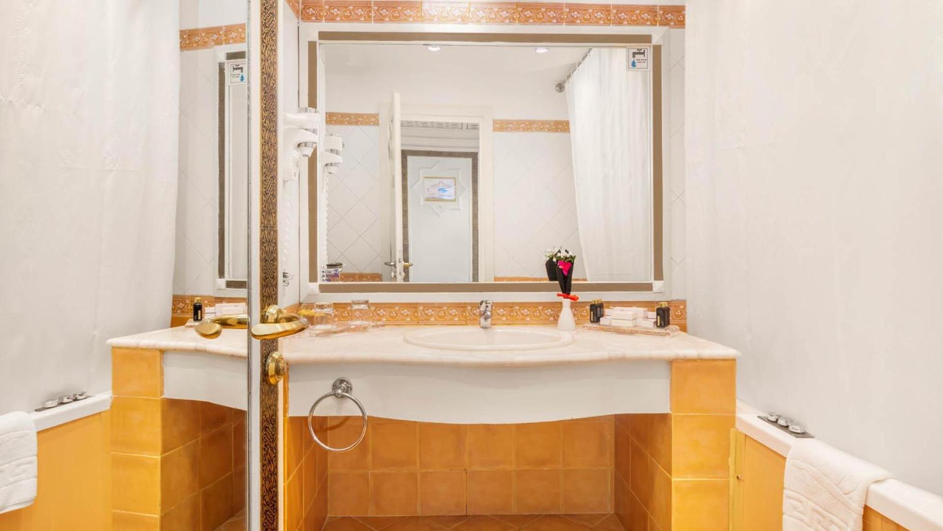 Chambre Prestige Deluxe - Vue sur Piscine