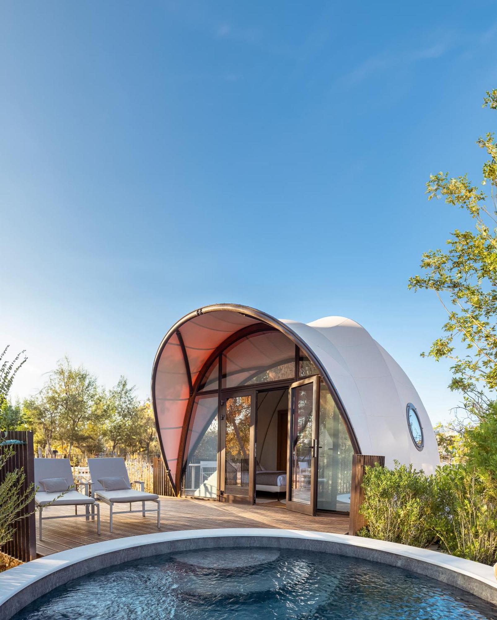 Cabane Familiale avec Petite Piscine