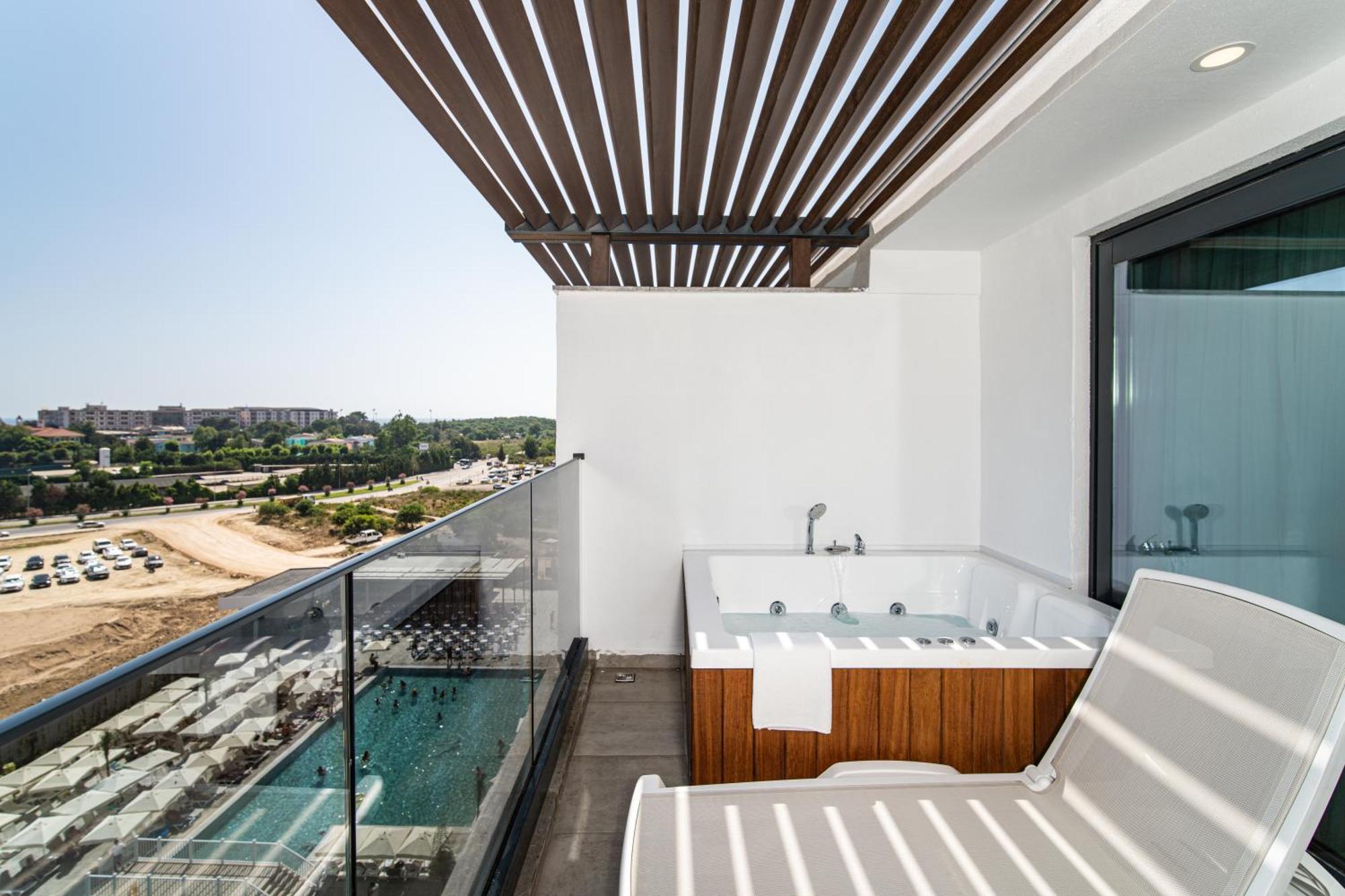 Chambre Double - Vue sur Piscine