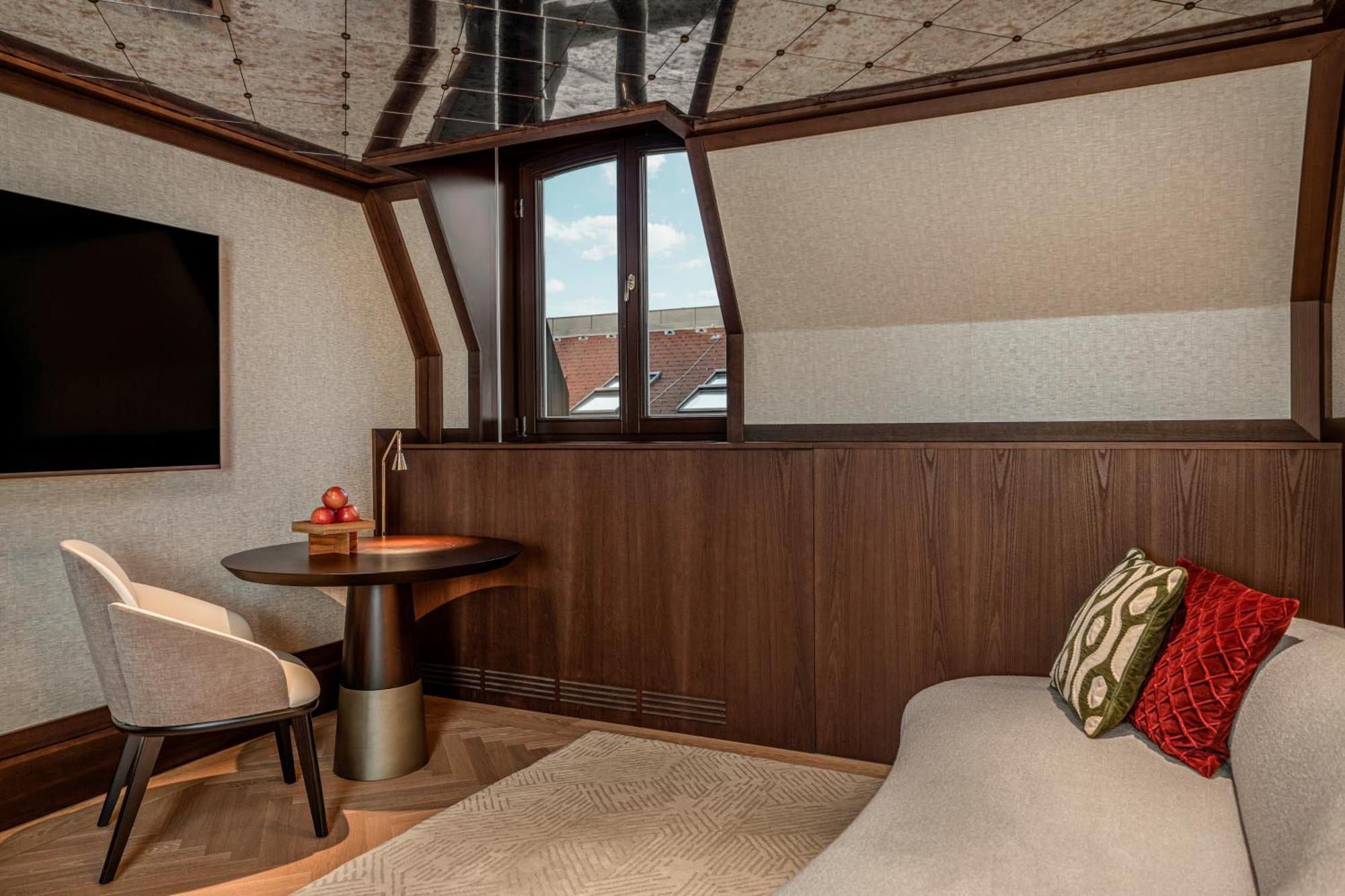 Almanac Suite,1632358860:JPEG