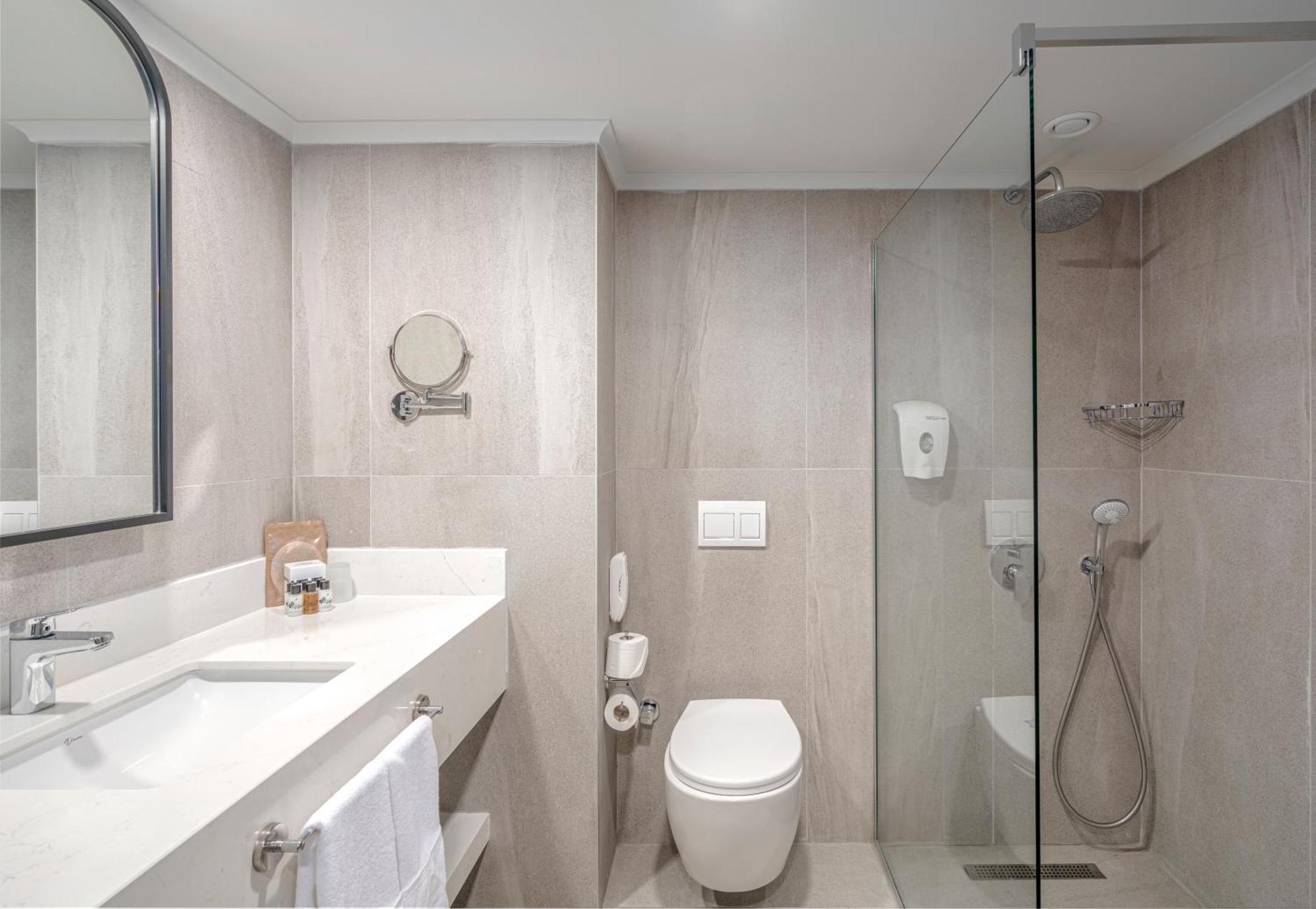 Chambre avec Accès Direct à la Piscine