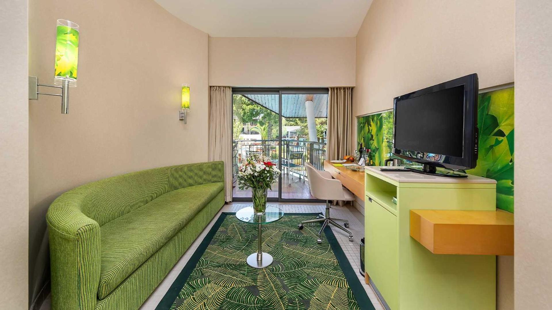 Suite Junior - Vue sur Piscine