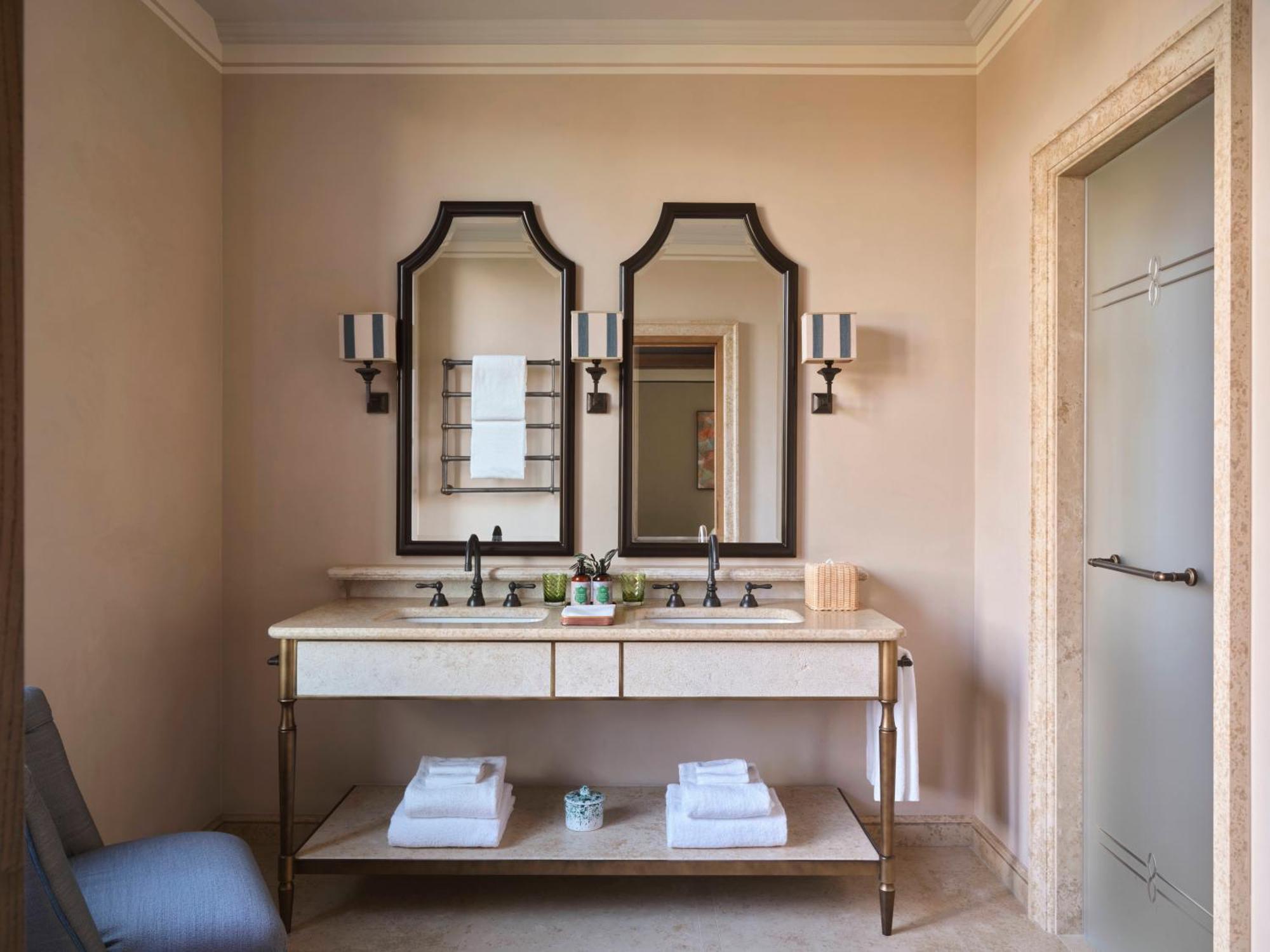 Chambre Lit King-Size avec Balcon