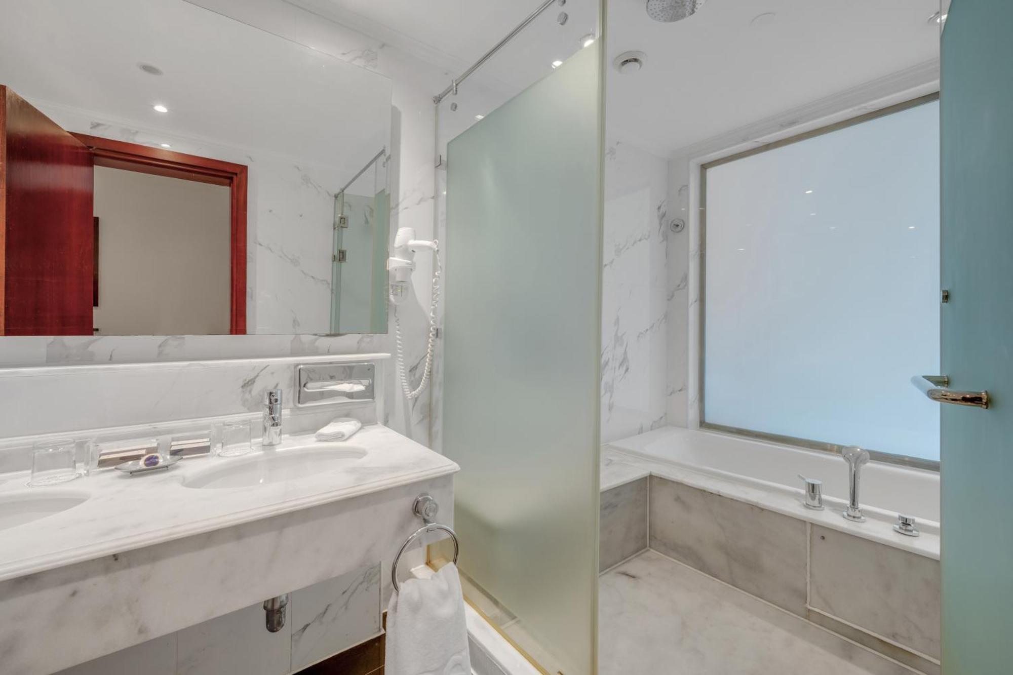 Suite 2 Chambres Royal Savoy (Réservée aux Adultes)