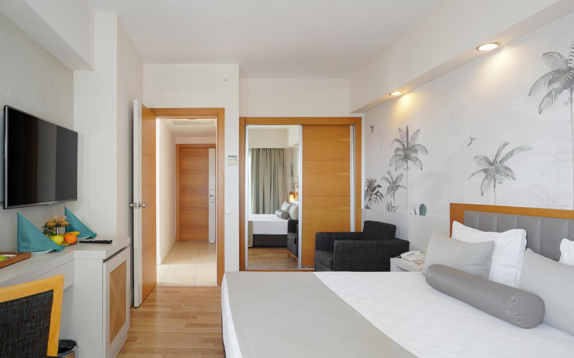 Family Room,1677781982:JPEG